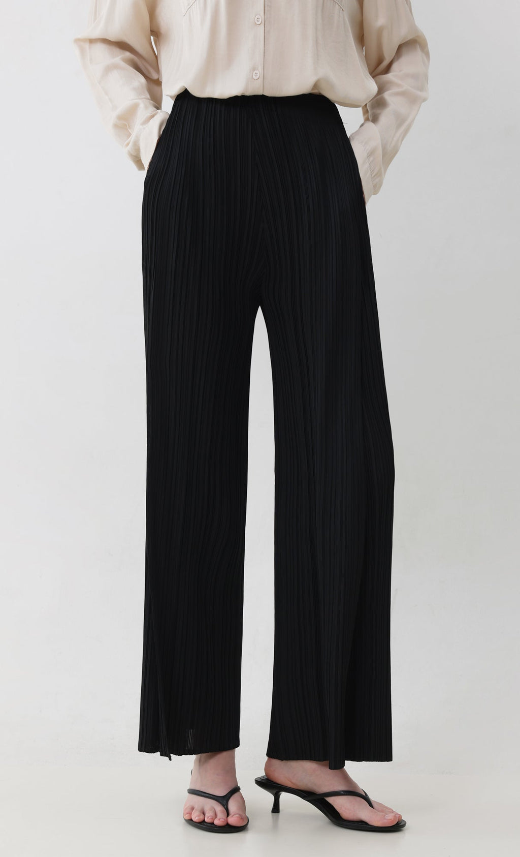 Limit pleated pants_black