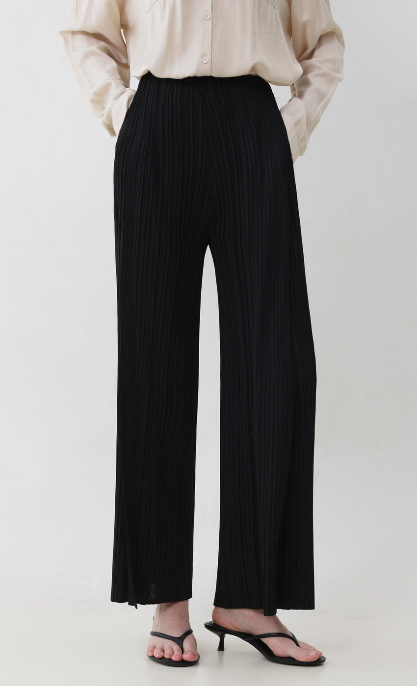 Short / Black
