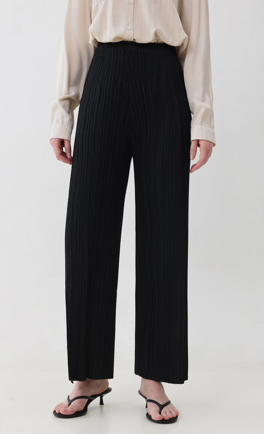 Short / Black
