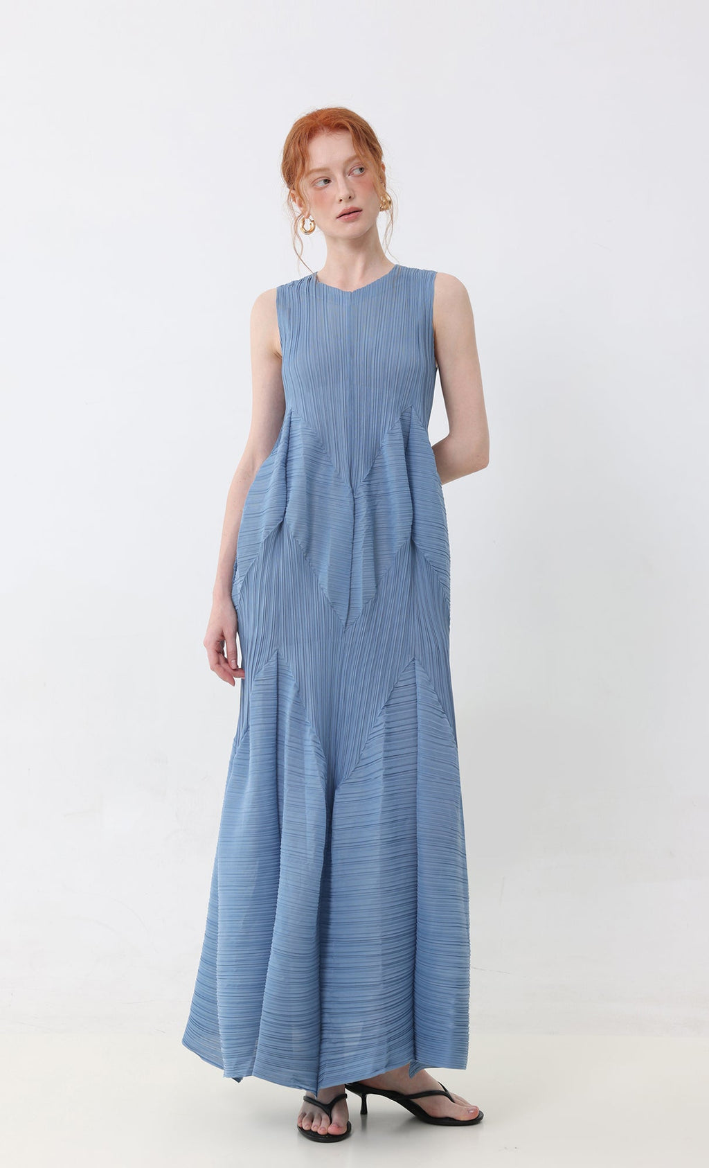 Allu volume sleeveless pleated dress_blue
