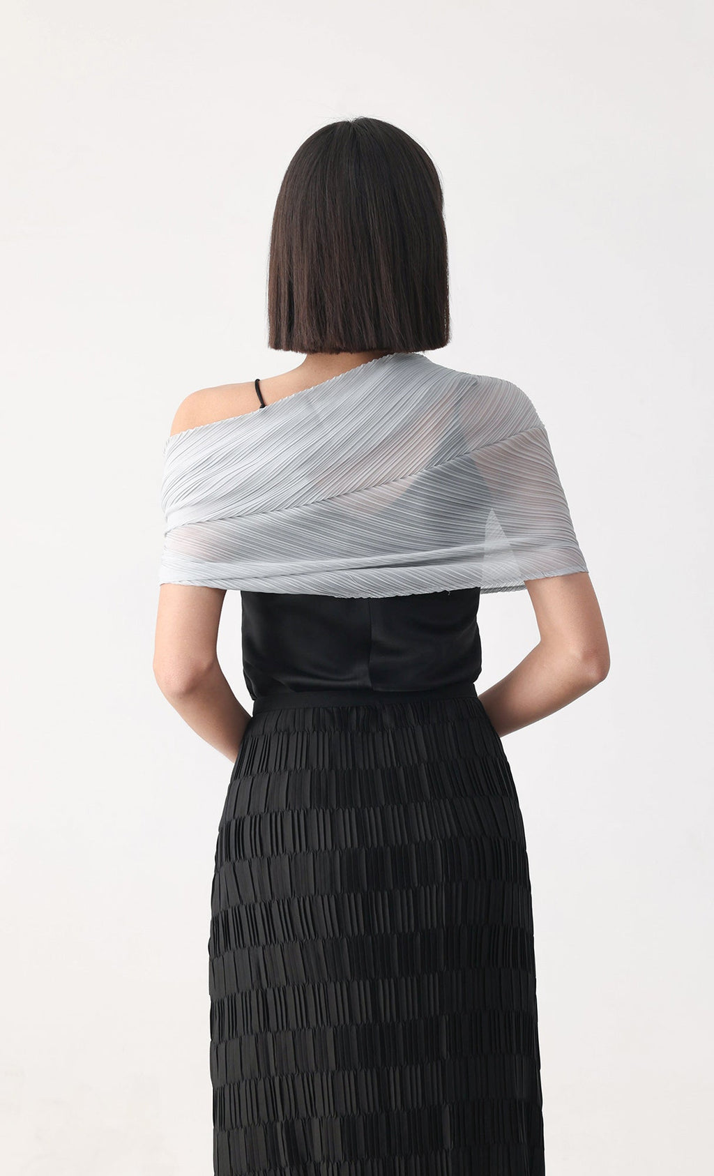 Essential pleated scarf_grey