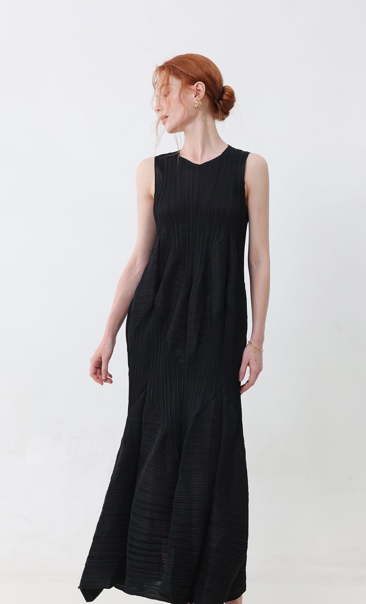 Allu volume sleeveless pleated dress_black