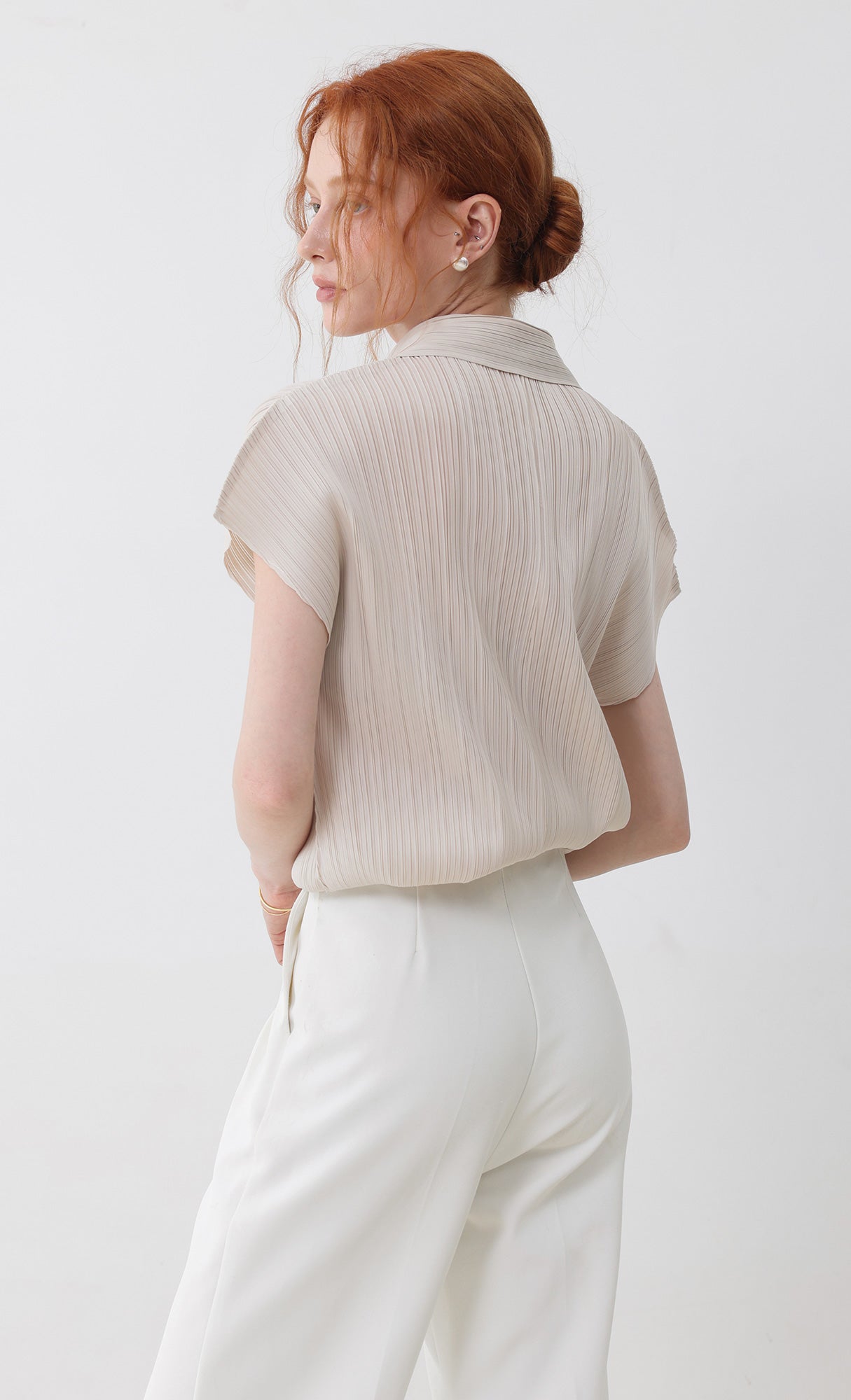 tinted collard pleated shirts_lightbeige