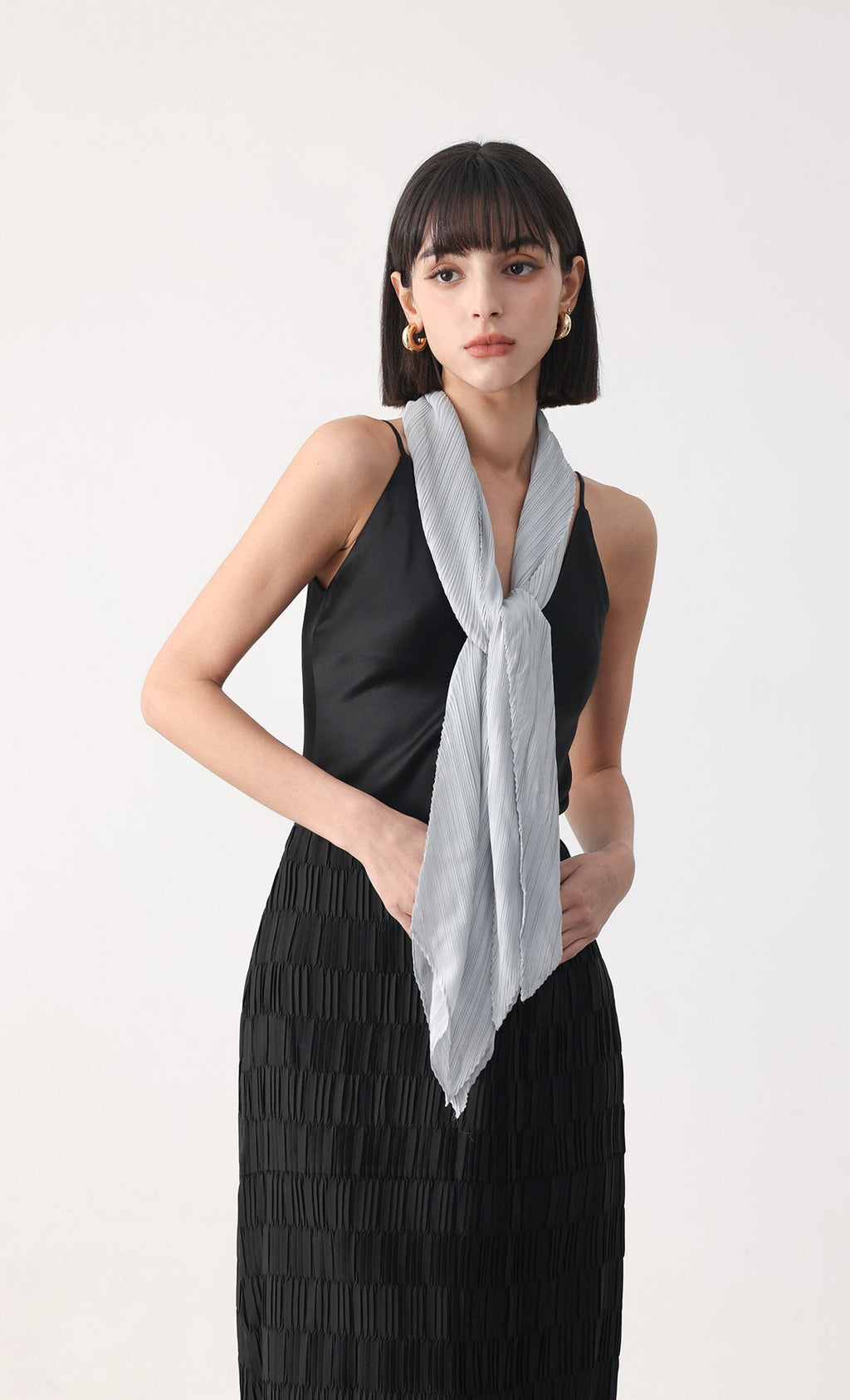Essential pleated scarf_grey