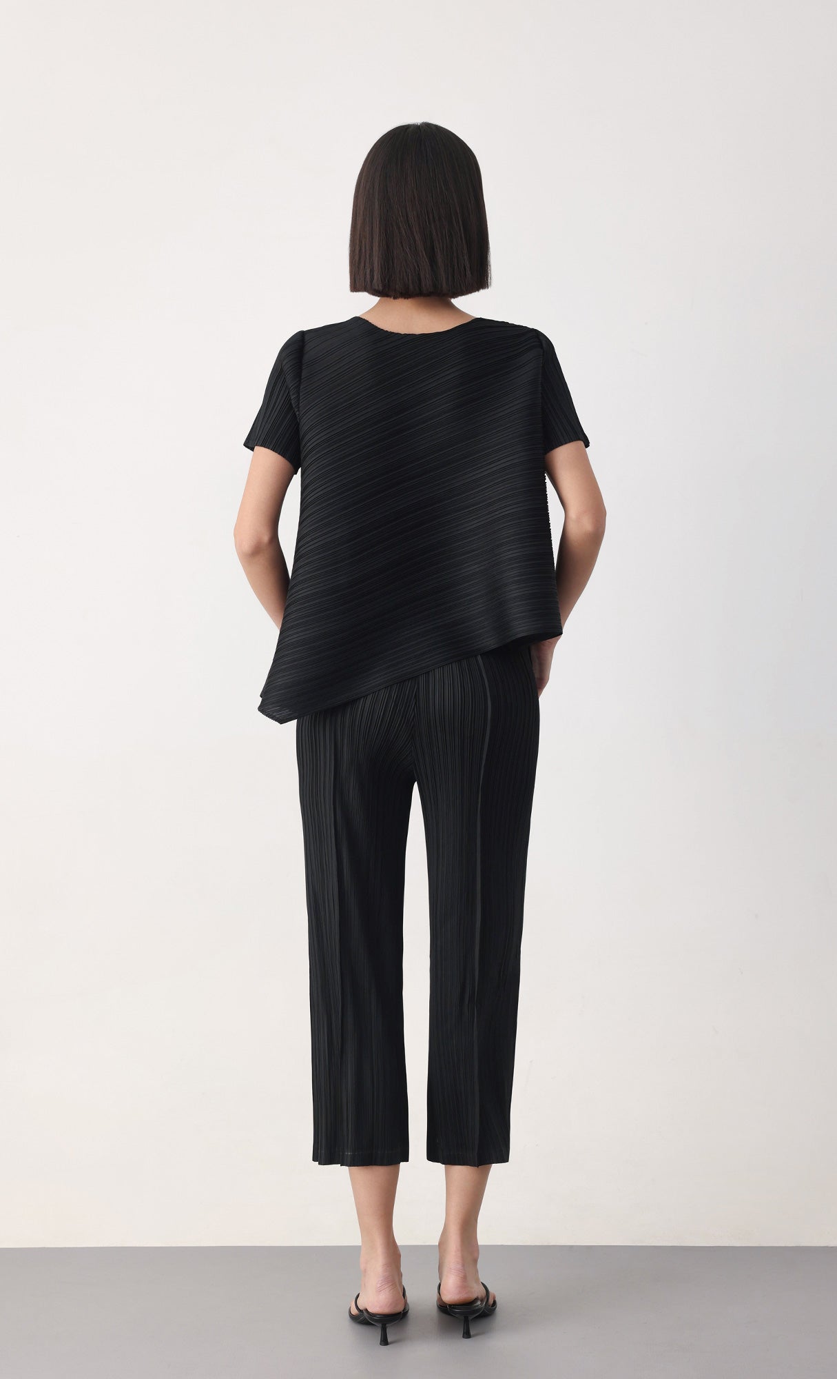 Slashy pleated blouse pants set-up_black