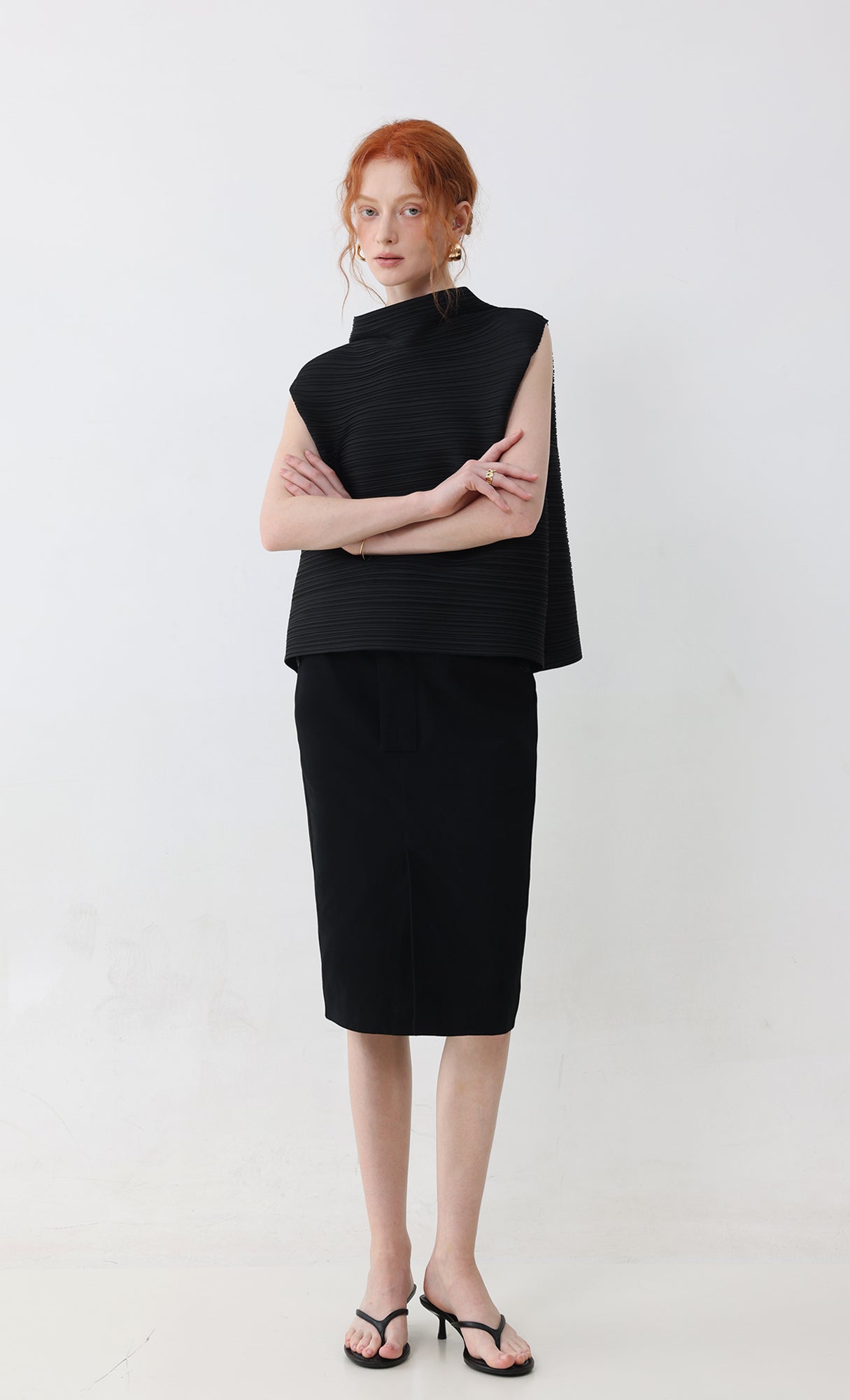 Shor half-neck pleated top_black