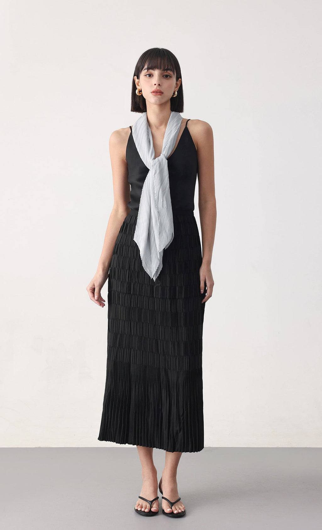 Essential pleated scarf_grey