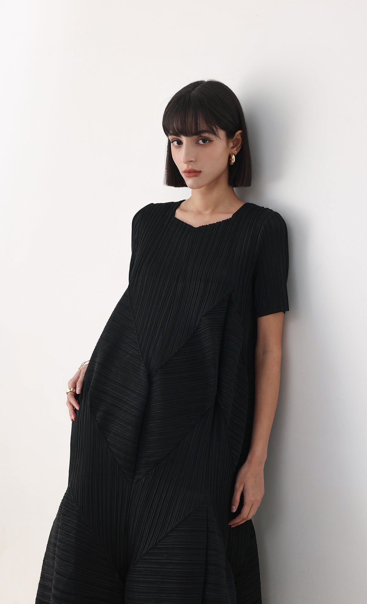 Voluminous pleated dress_black
