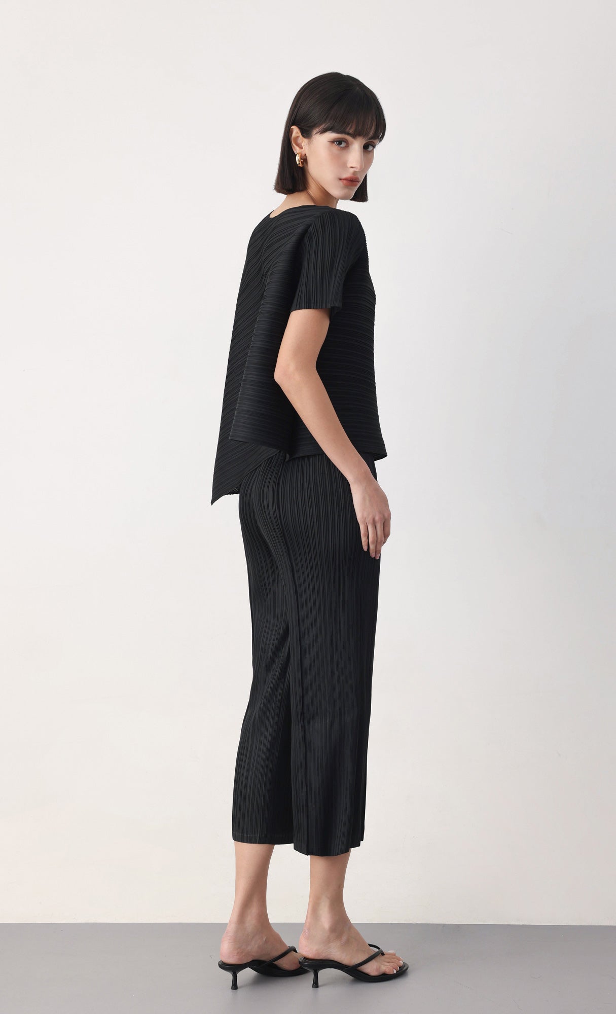 Slashy pleated blouse pants set-up_black