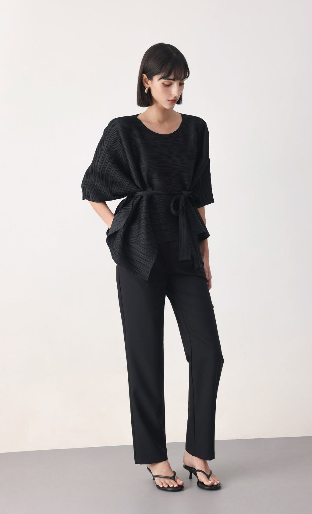 Tria pleated blouse & strap set_black