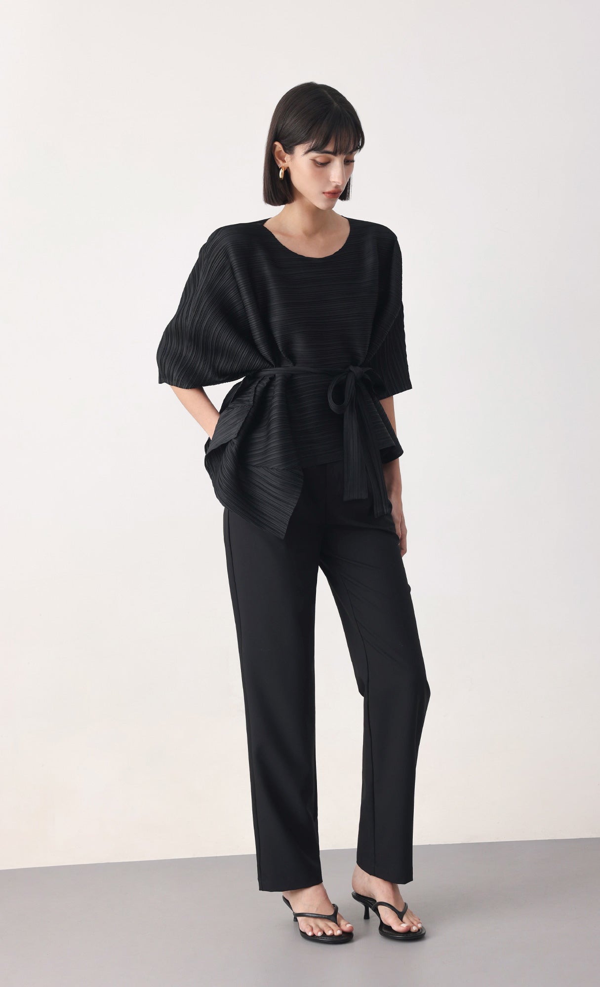 Tria pleated blouse & strap set_black