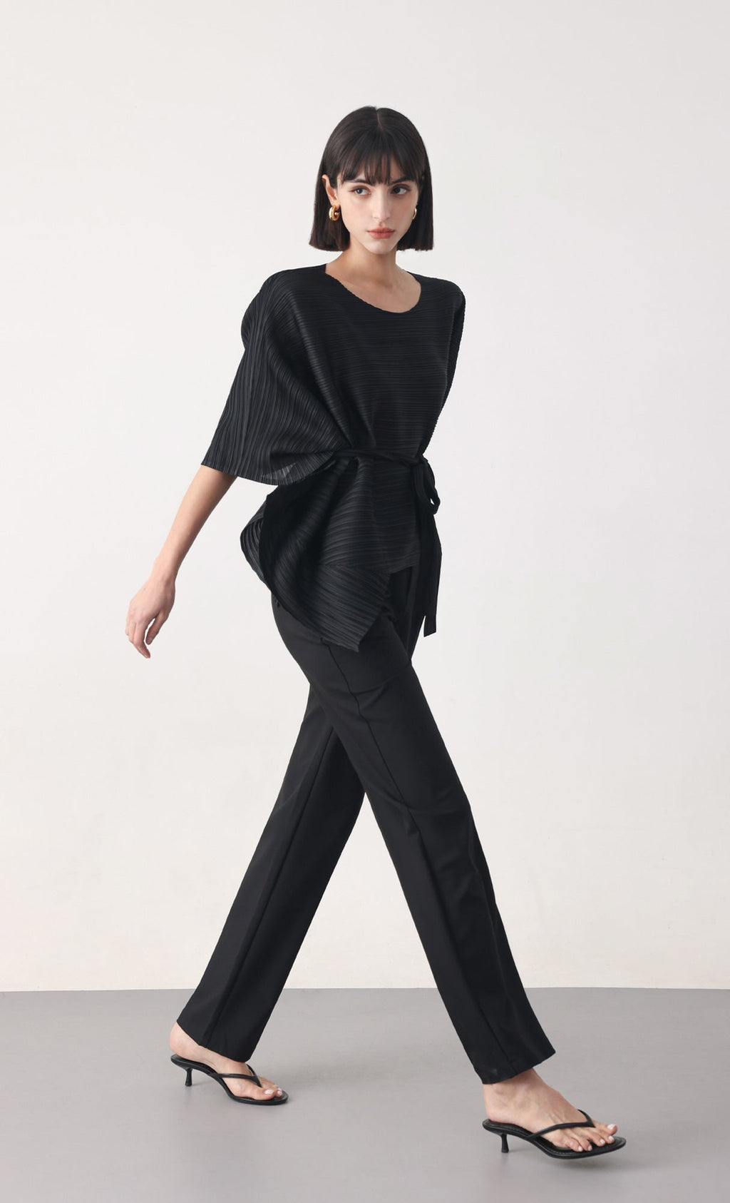 Tria pleated blouse & strap set_black