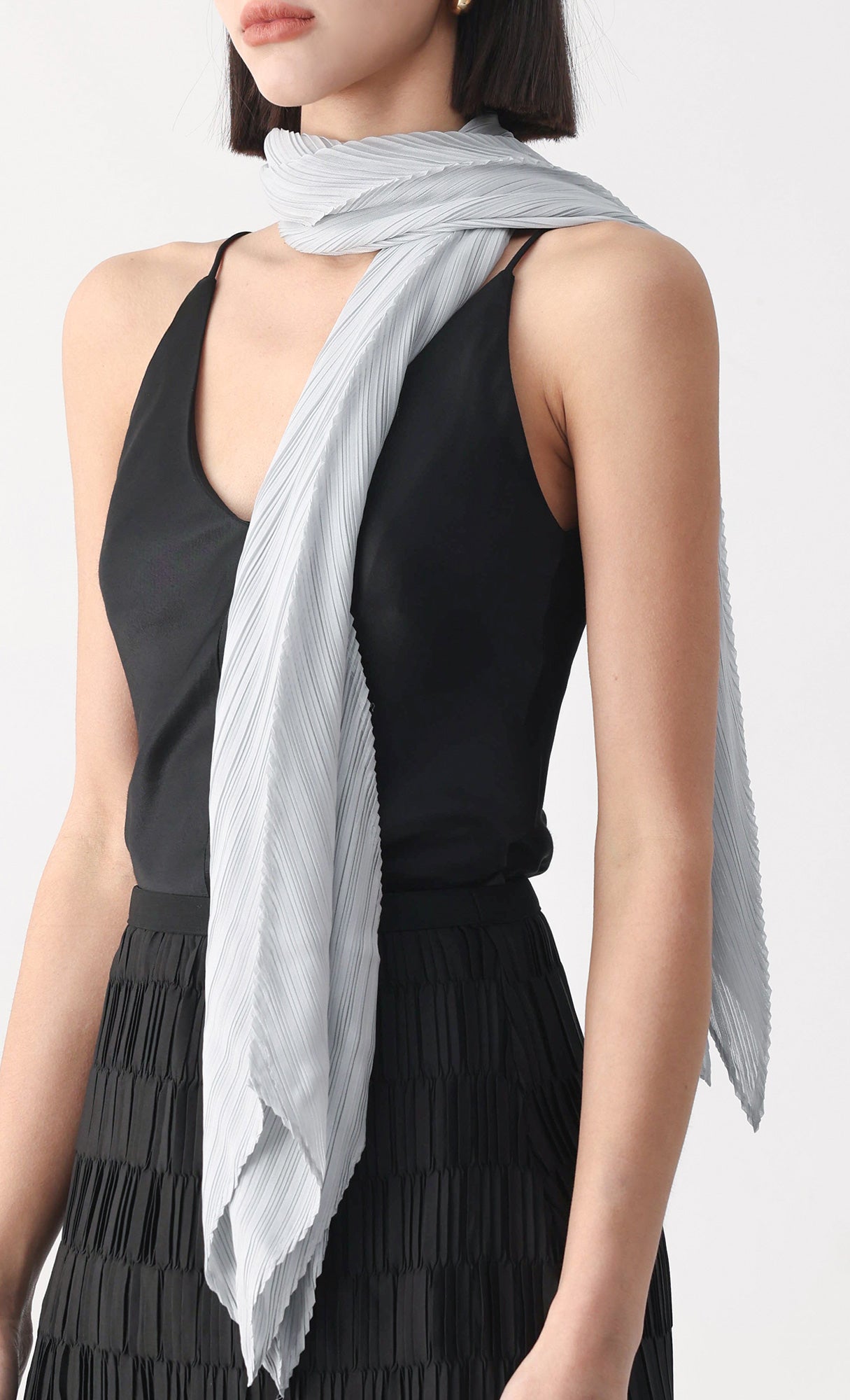 Essential pleated scarf_grey