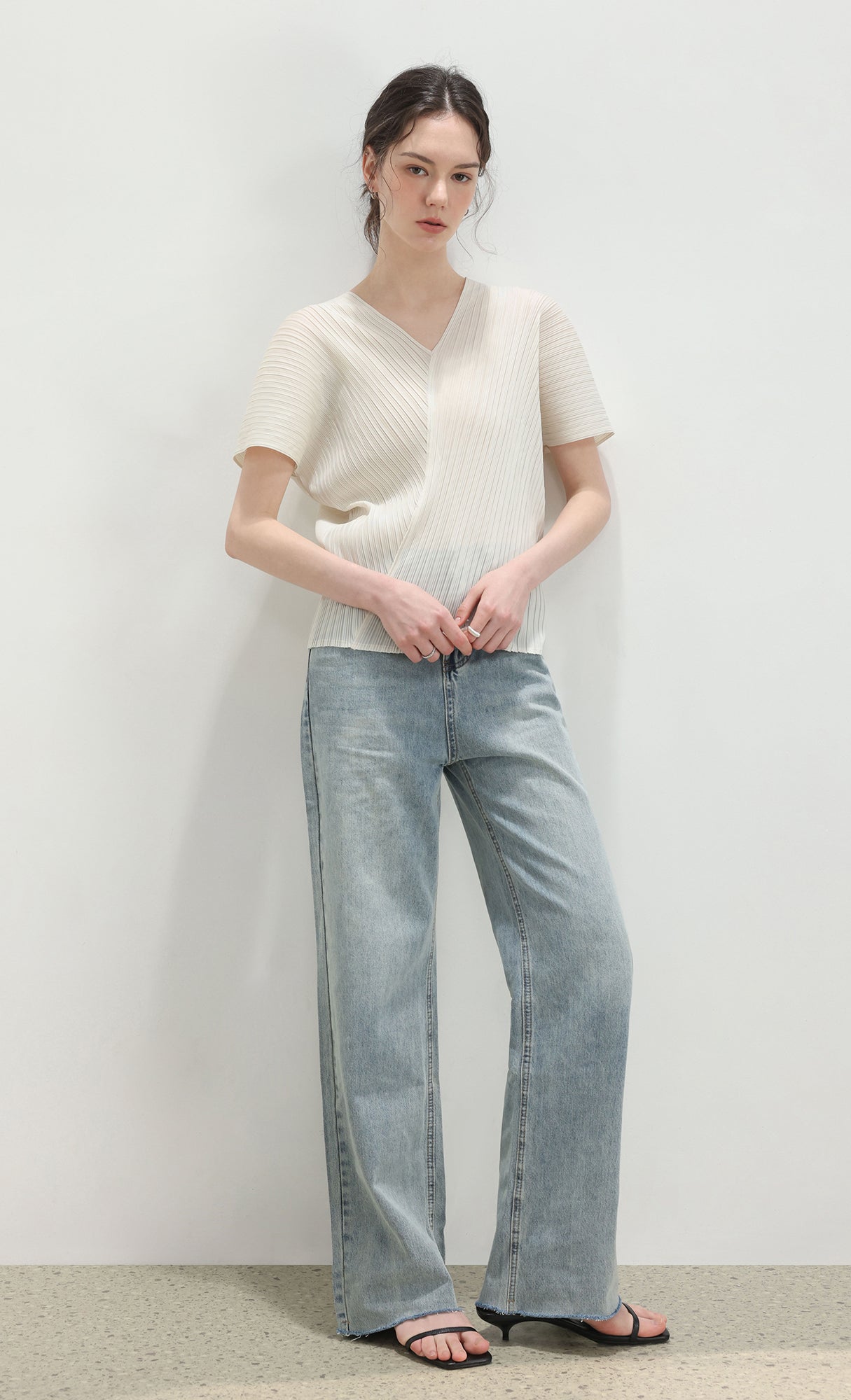 Joy pleated v-neck top_ivory