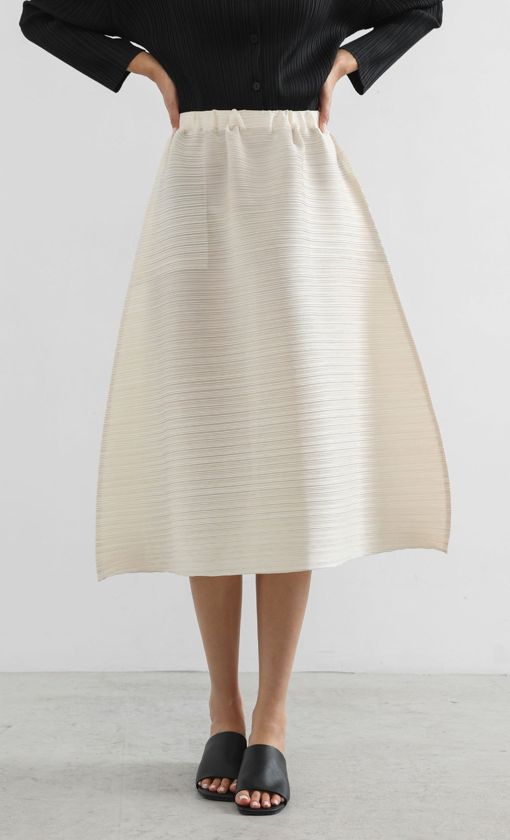 horiz pleated midi skirt_ivory