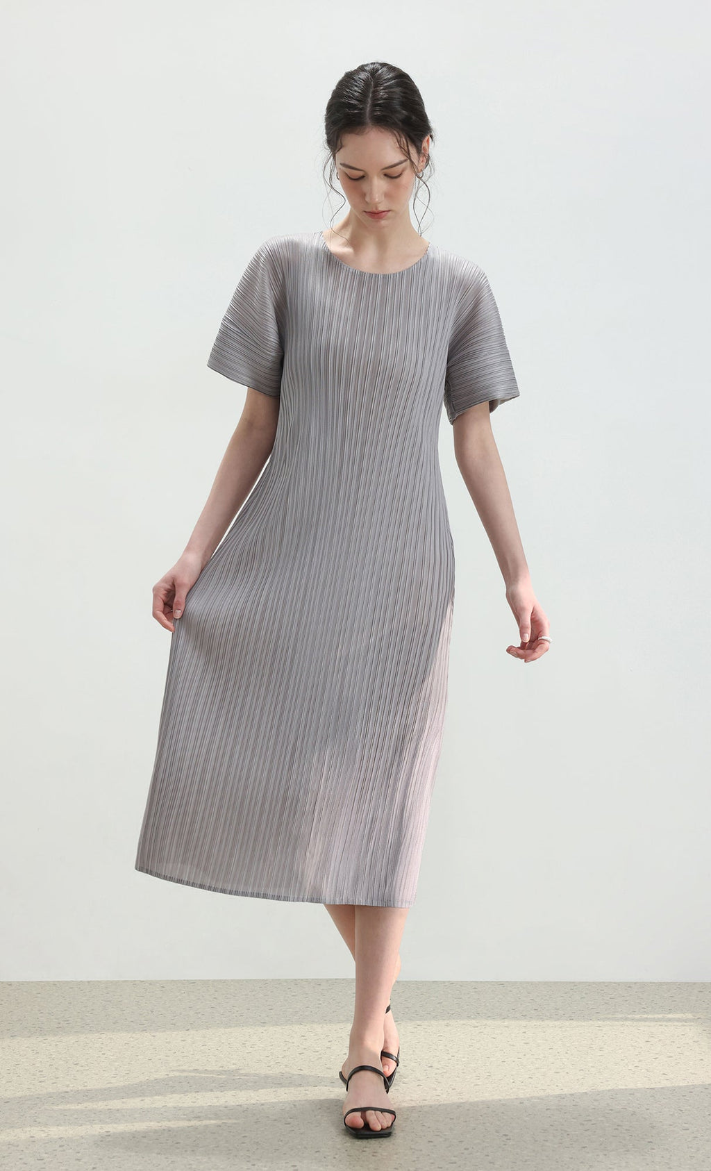 Mira short-sleeve pleated dress_grey