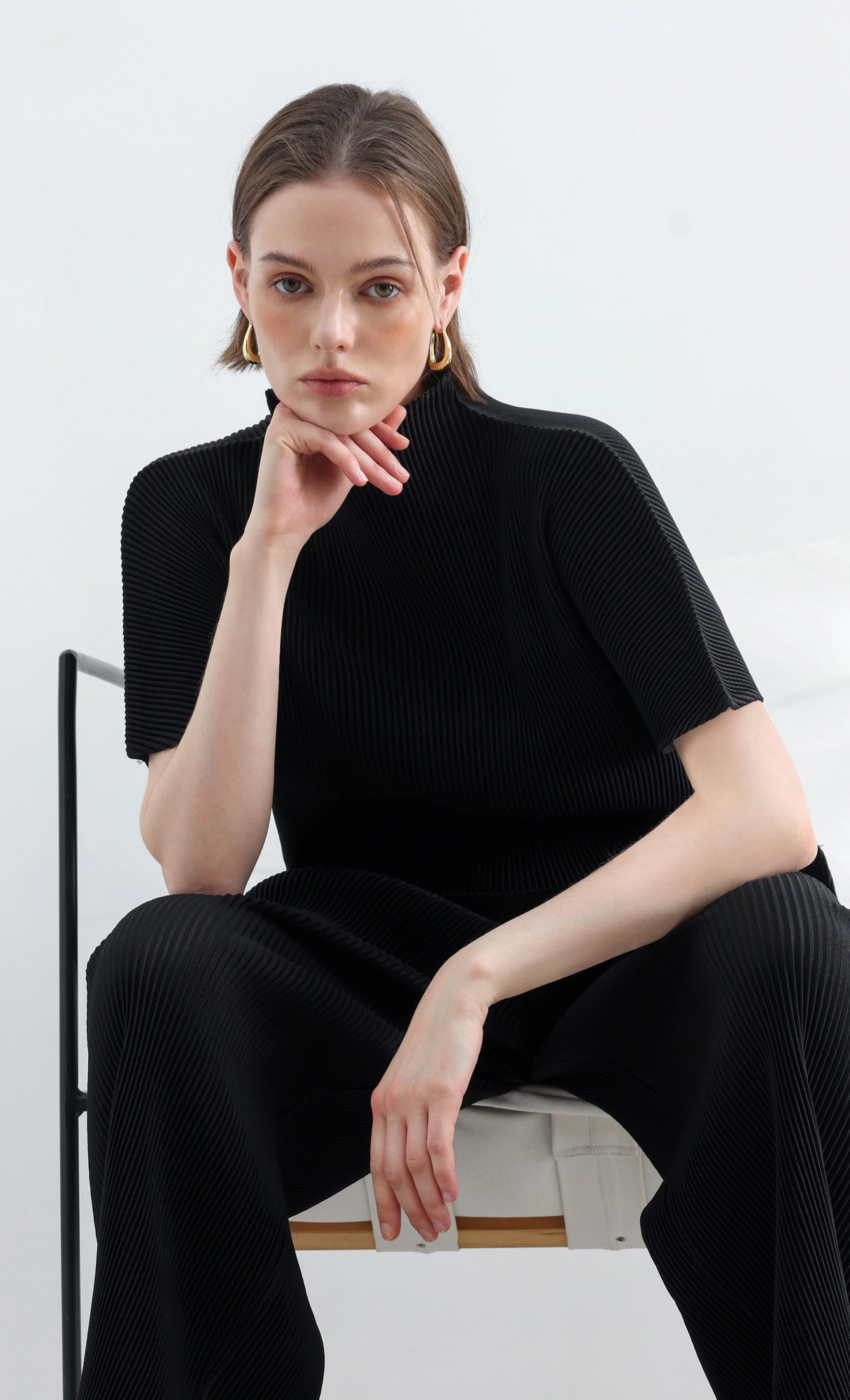Essential Pleated Half-Neck Top_Black