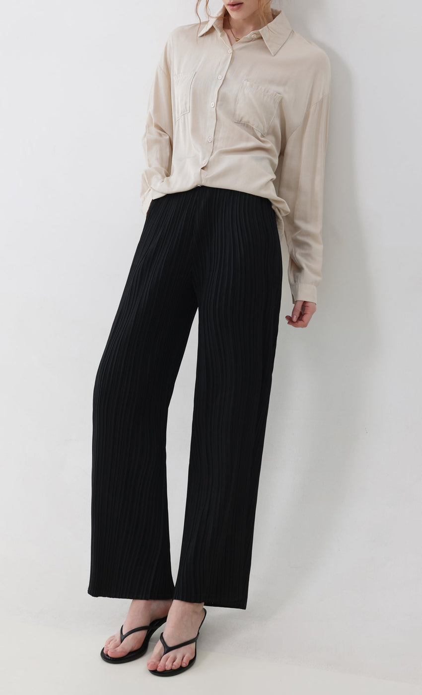 Short / Black