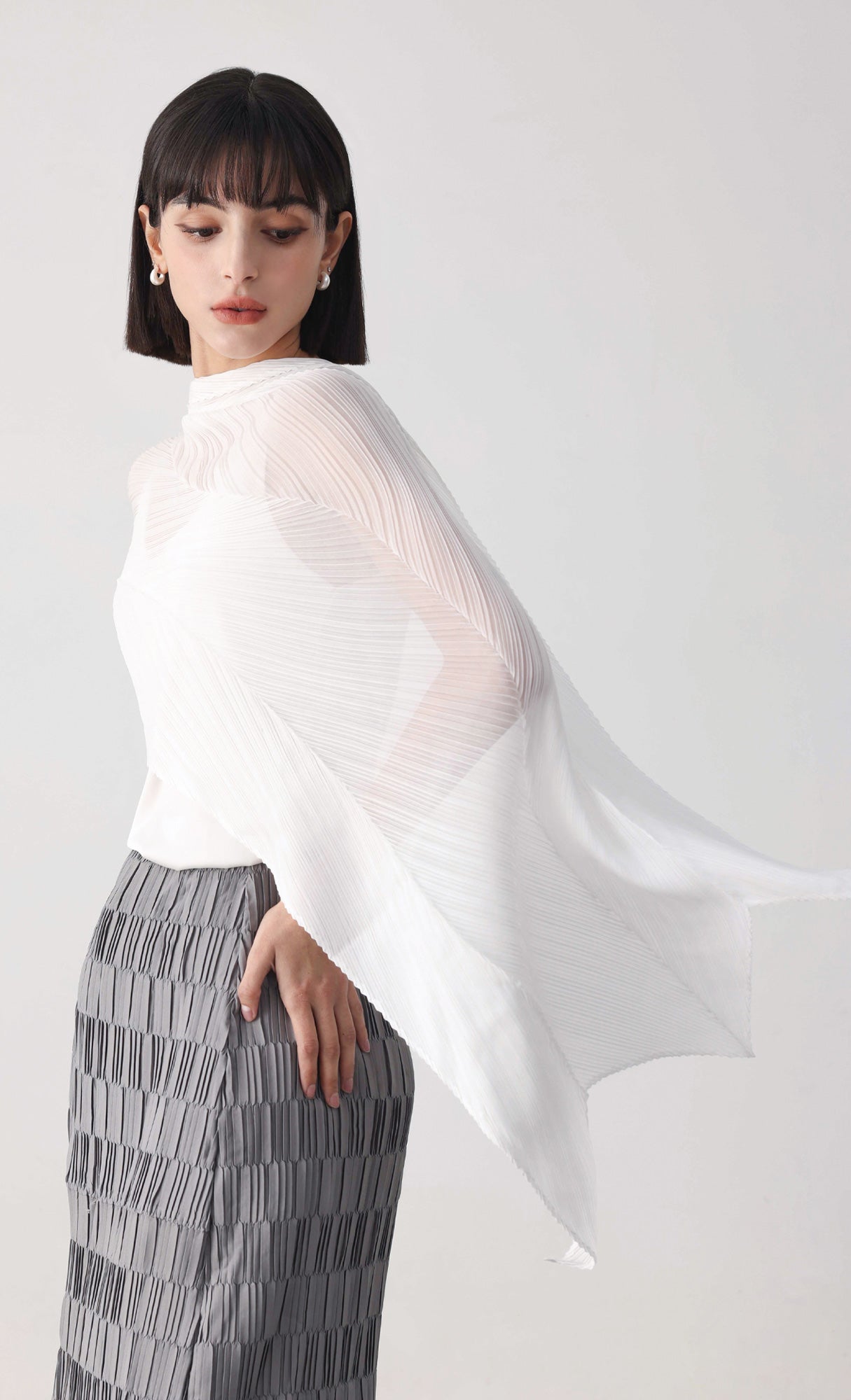 Essential pleated scarf_white