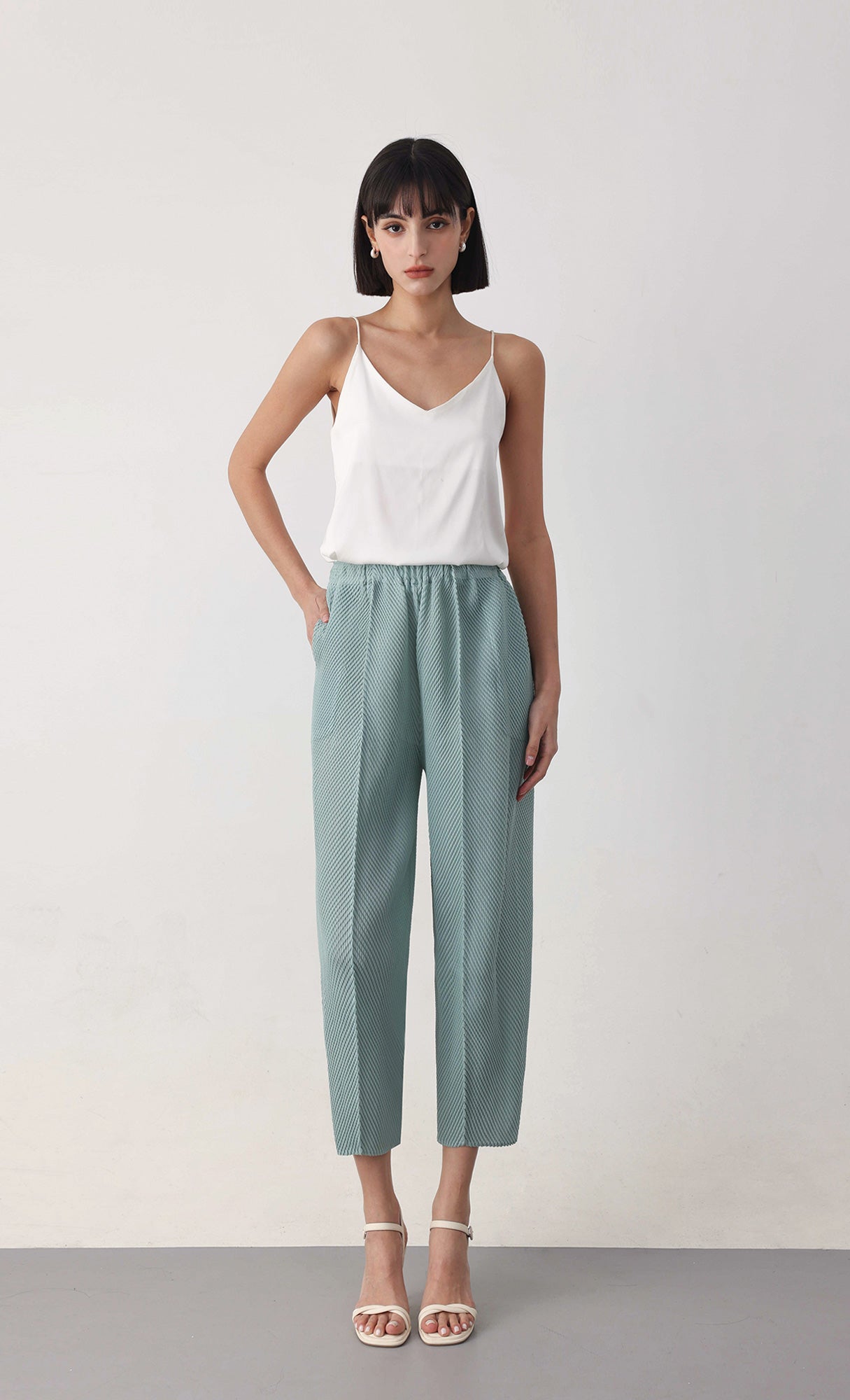 Circular pleated pants_skyblue