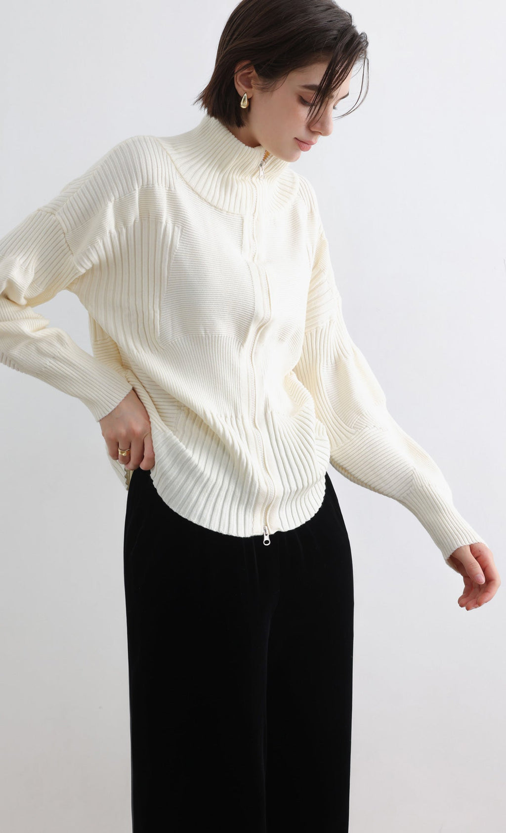 High Neck Knitted Pleated Zip-Up Cardigan_Ivory