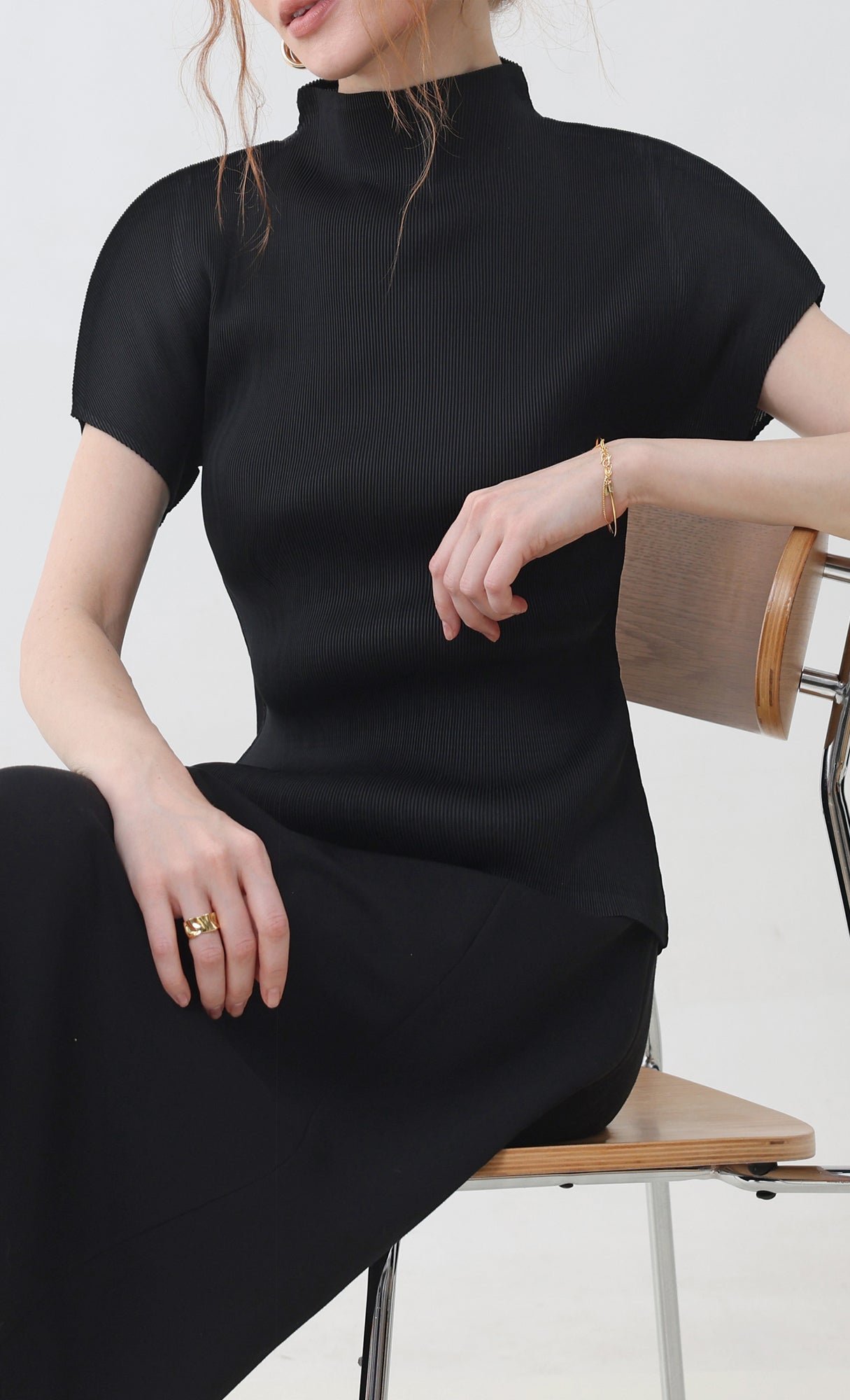 Wanna half-neck pleated top_black