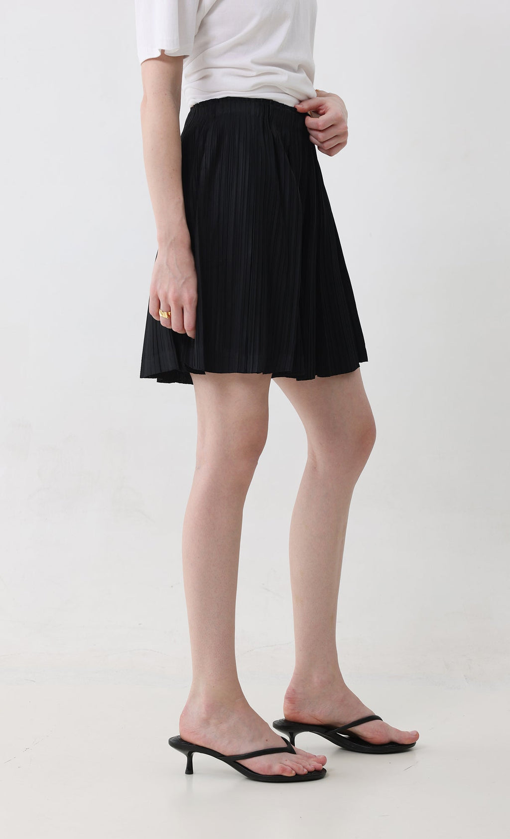 Dain pleated half pants_black