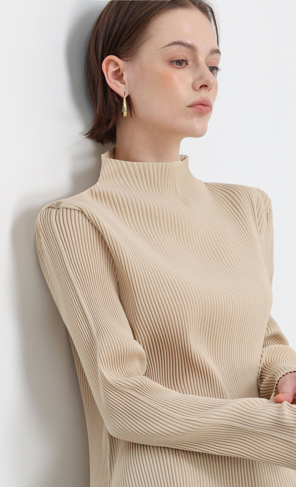 Essential Relaxed Pleated Half-Neck Top_Beige