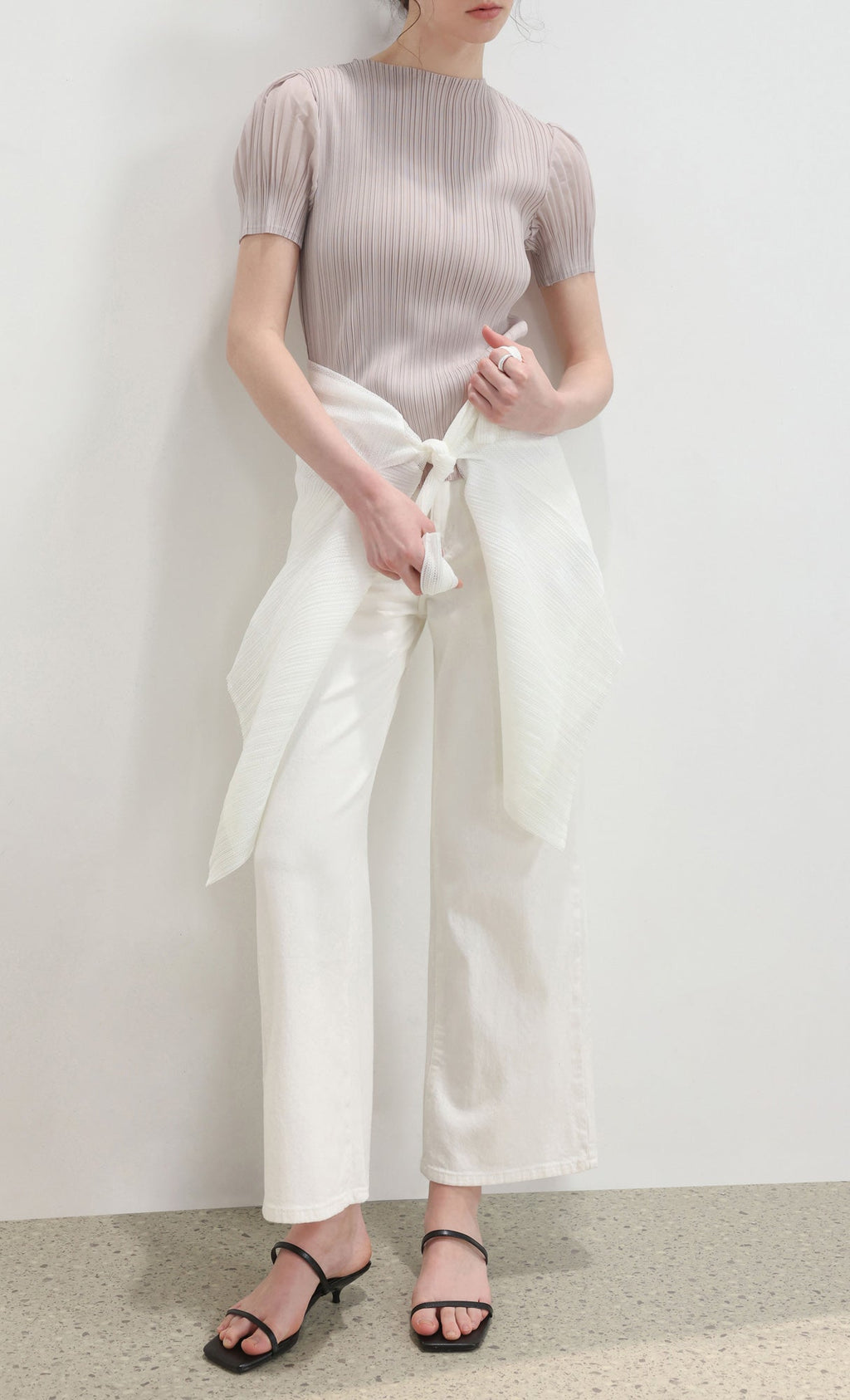 Mellow half-sleeve pleated top_beige