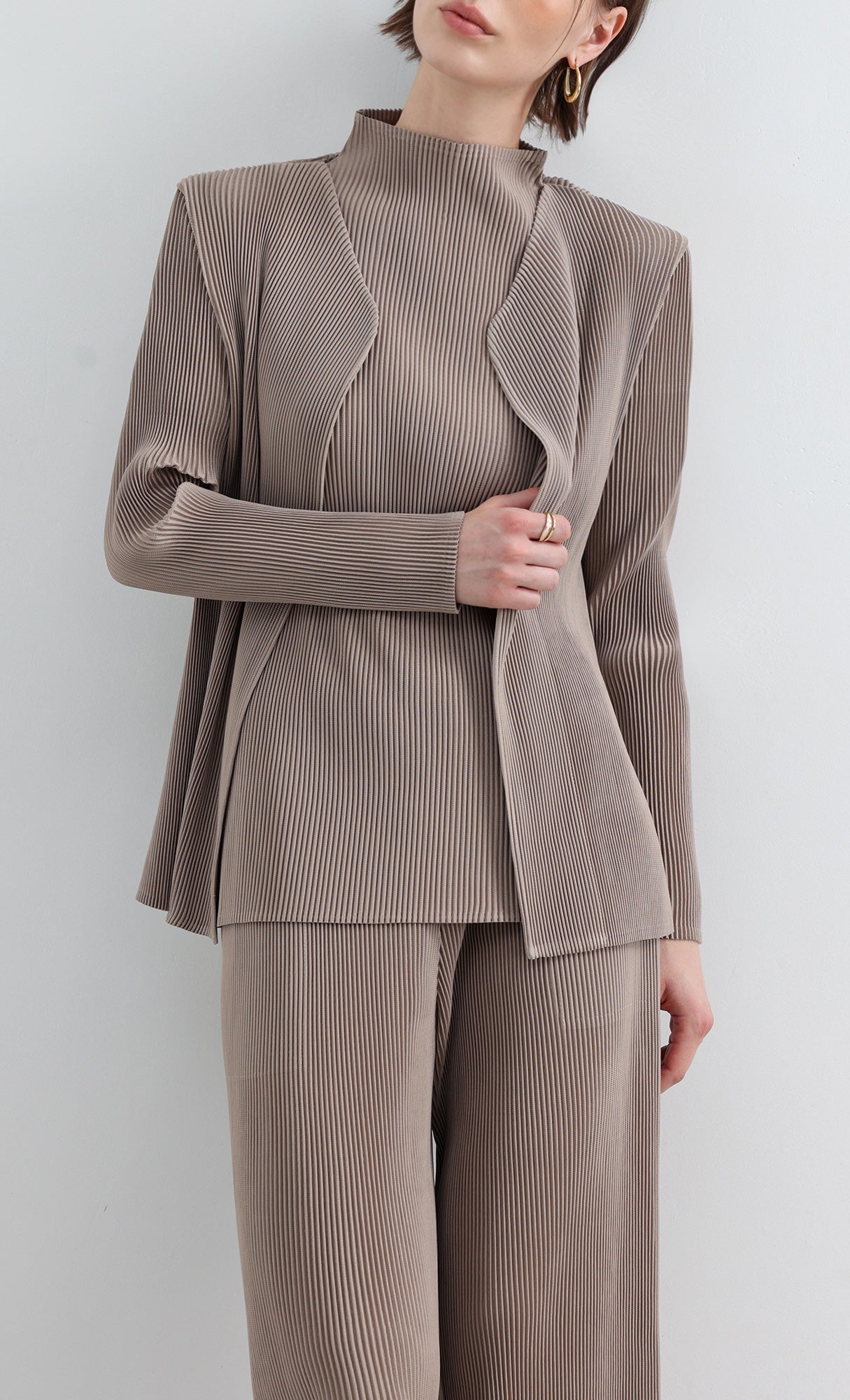 Essential Pleated Cardigan_Beige