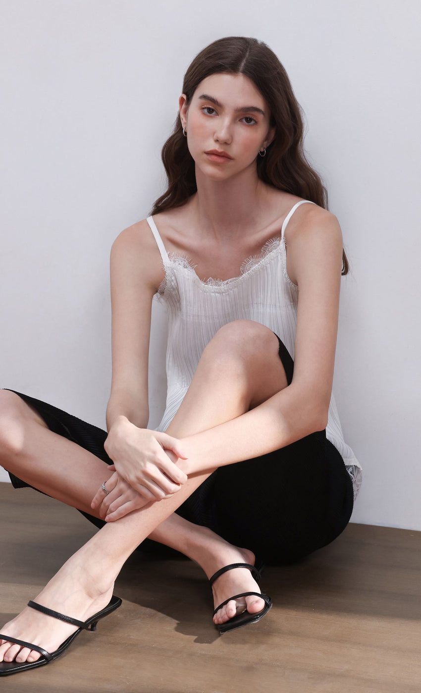 Pleated capri pants (black)
