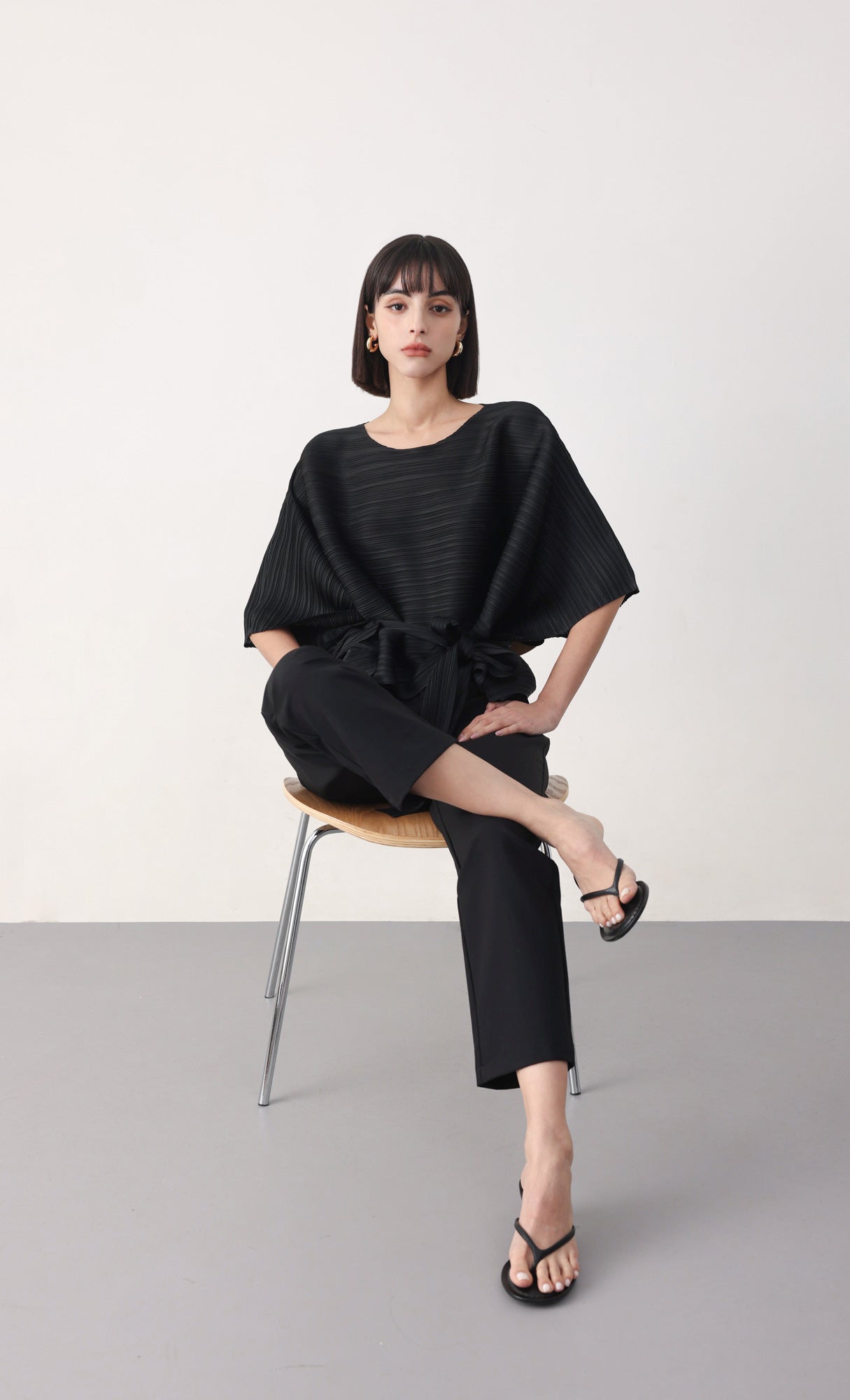Tria pleated blouse & strap set_black