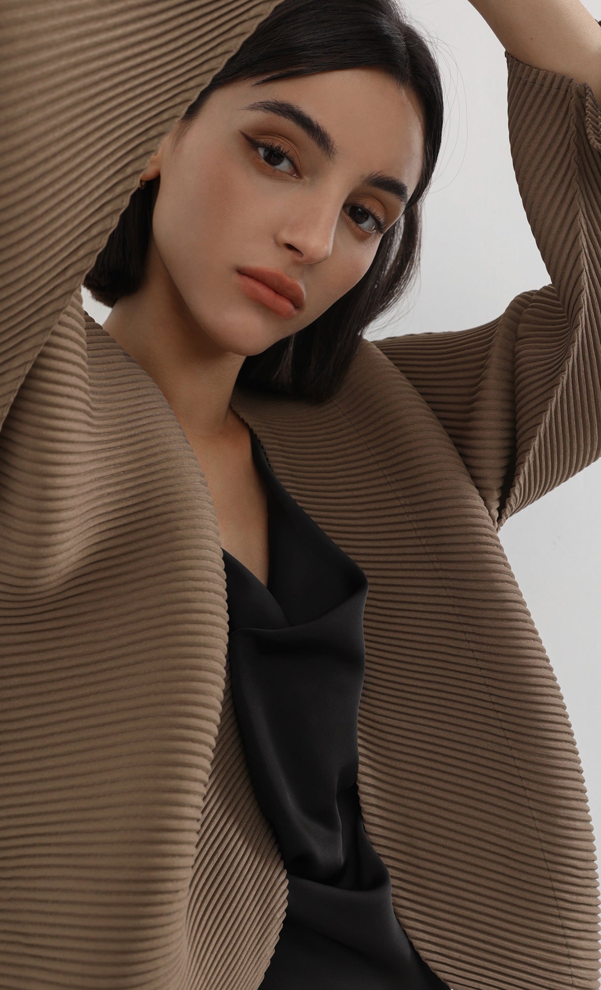 round pleated cardigan_brown