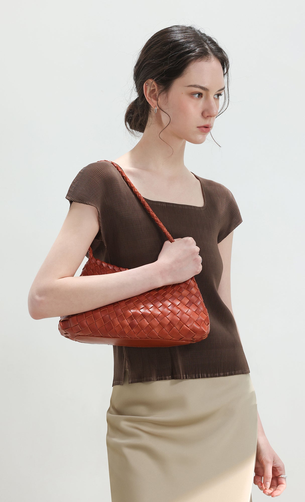 Nesia weaving shouler bag_camel
