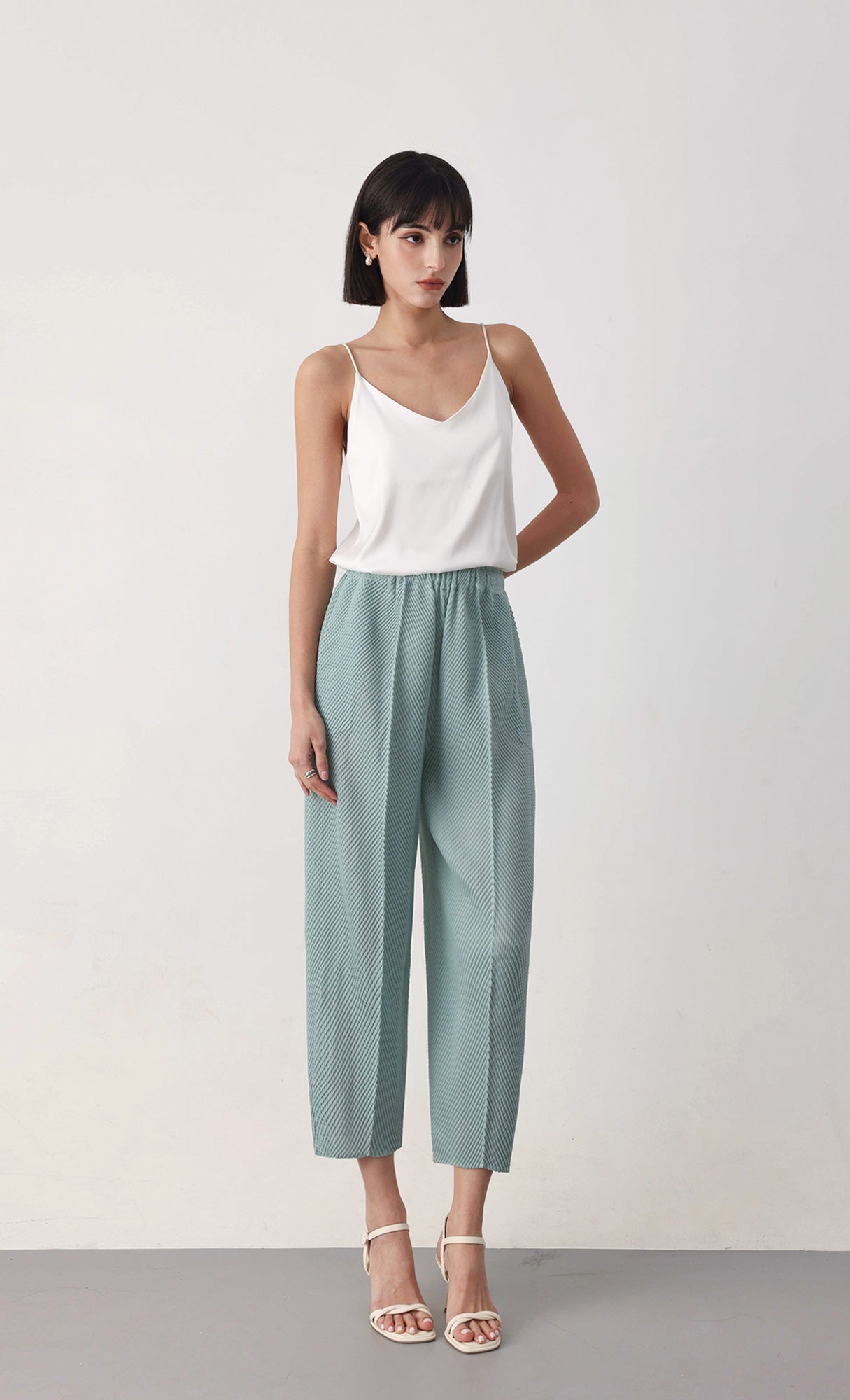Circular pleated pants_skyblue