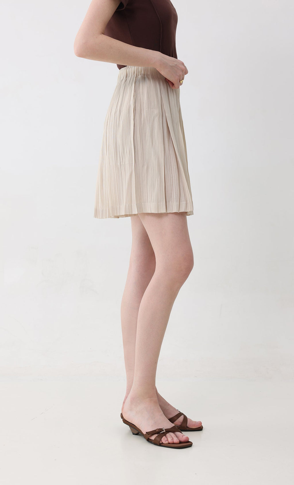 Dain pleated half pants_beige