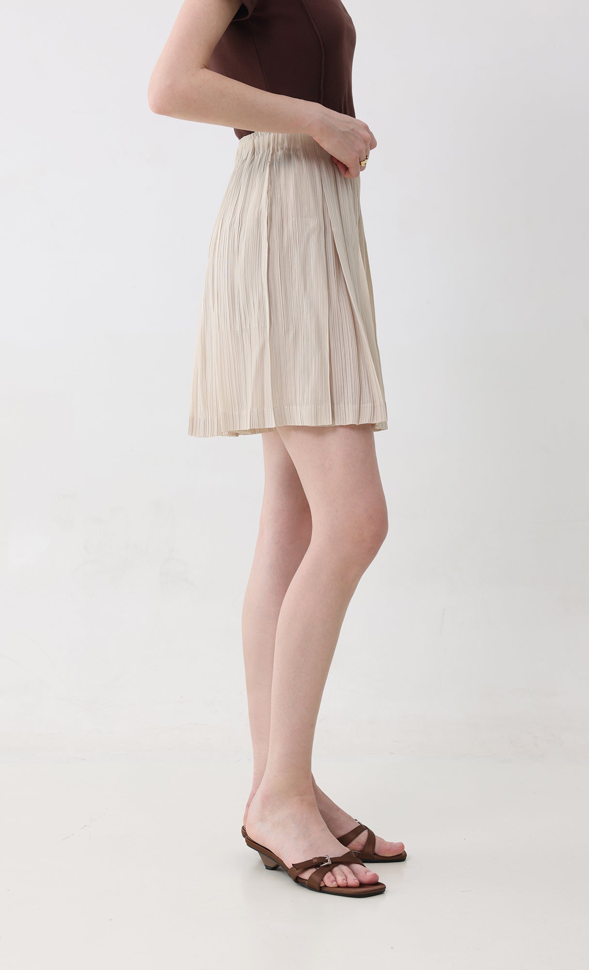Dain pleated half pants_beige