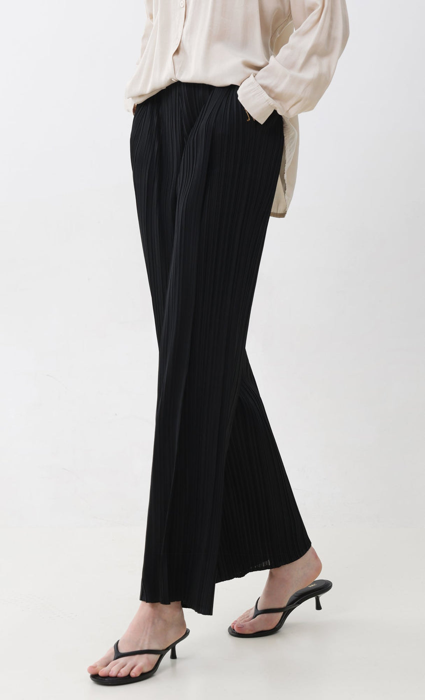 Short / Black