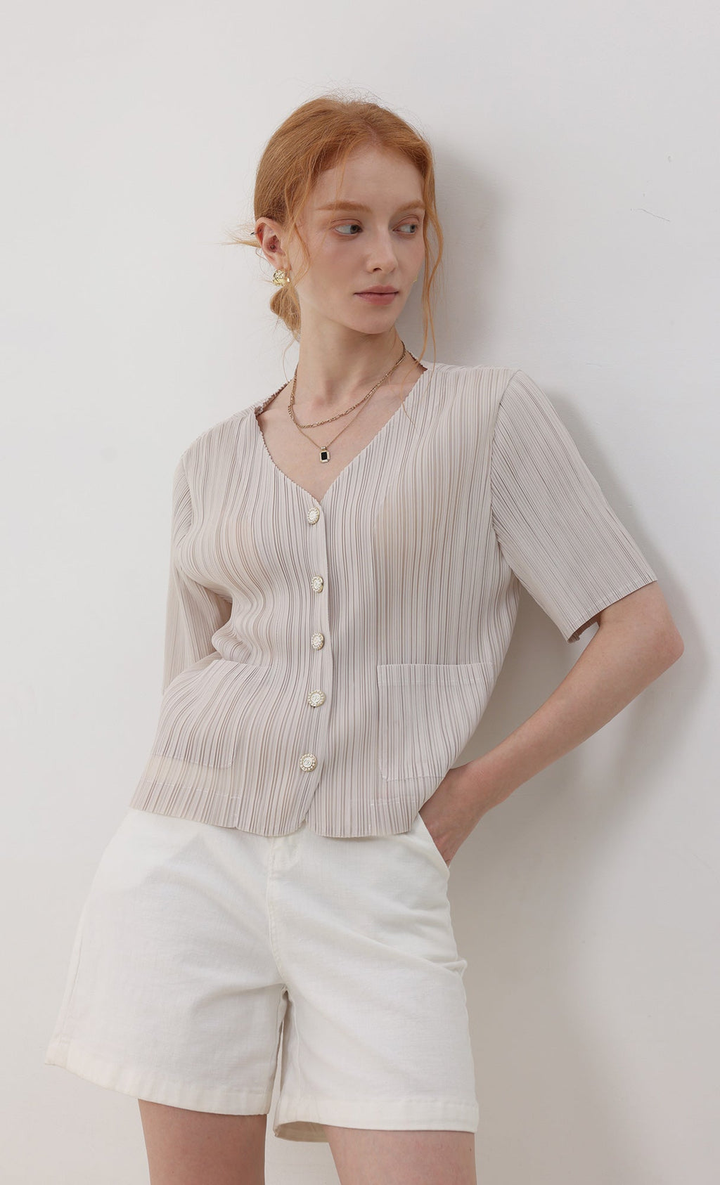 Button pleated short-sleeve top_lightbeige