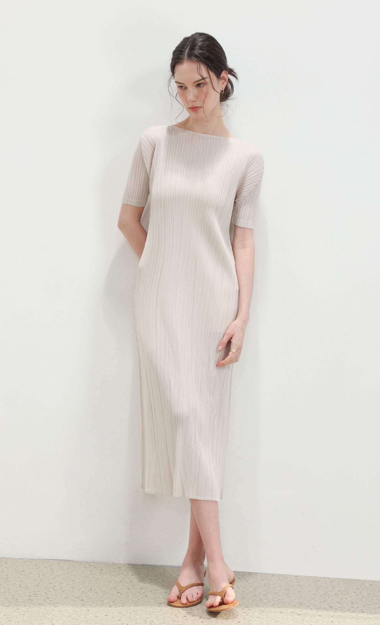 Dalia half-sleeve pleated dress_ivory