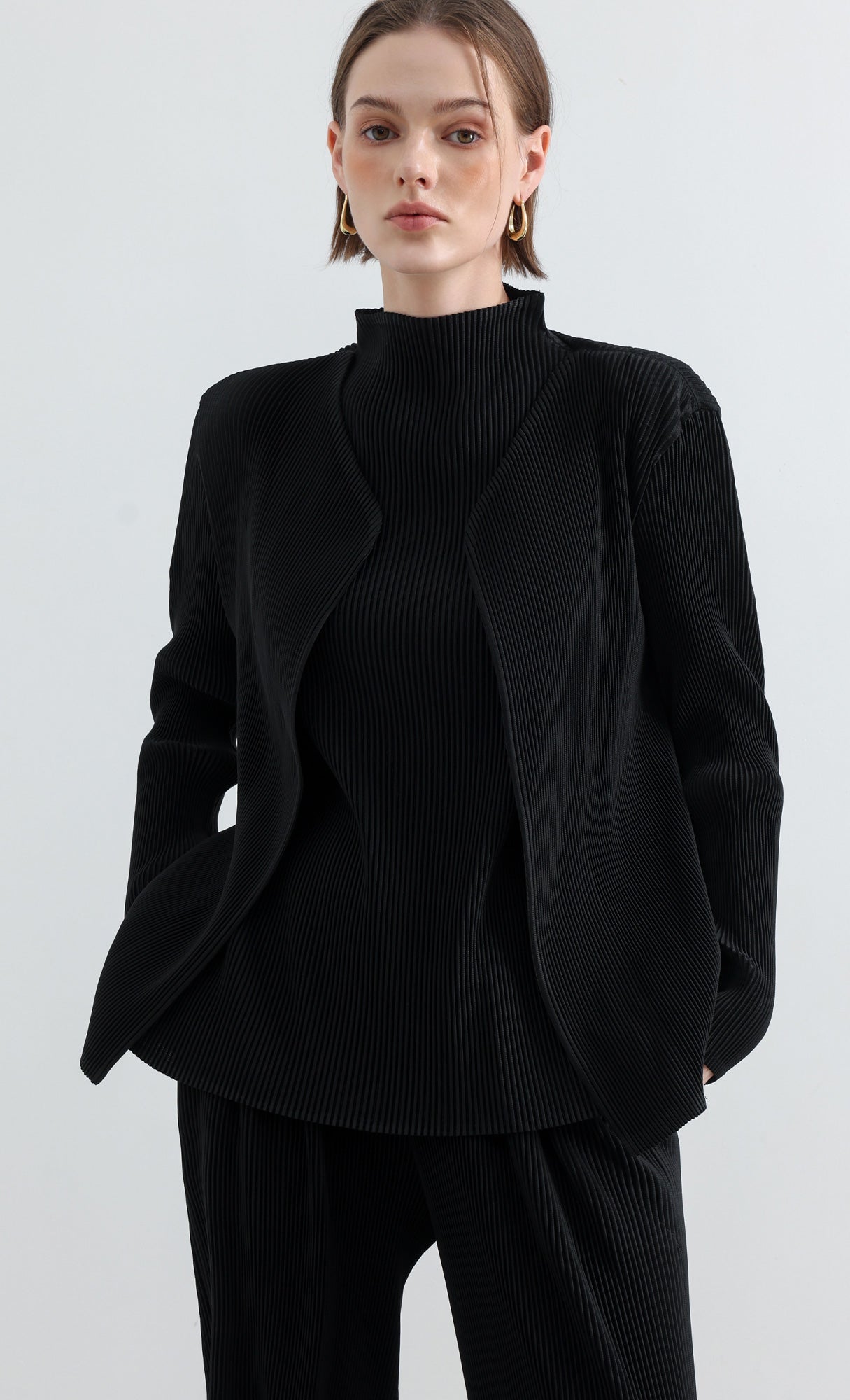 Essential Pleated Half-Neck Top_Black