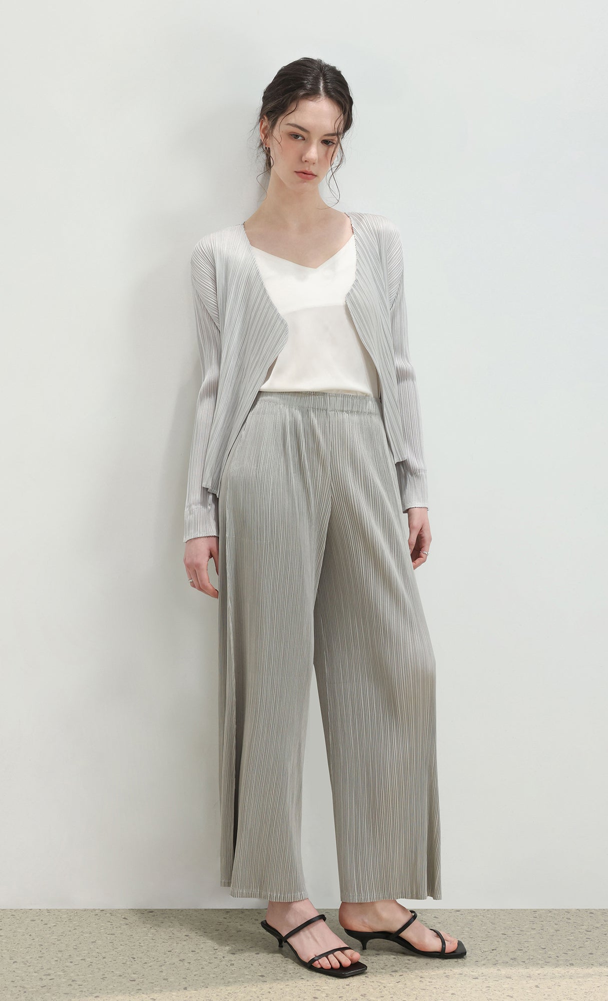 Pia pleated cardigan_light-grey