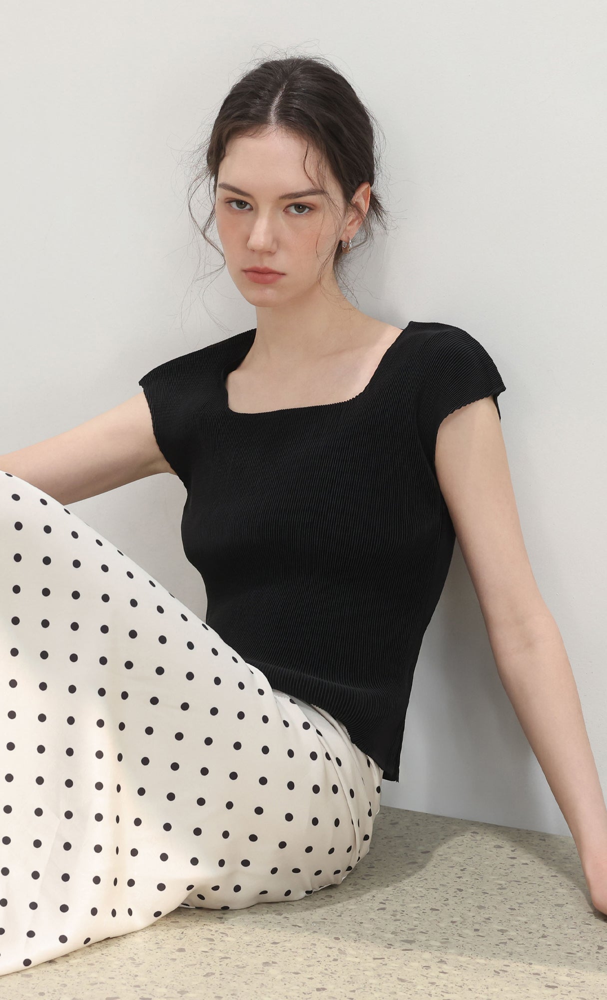 Nora pleated cap-sleeve top_black