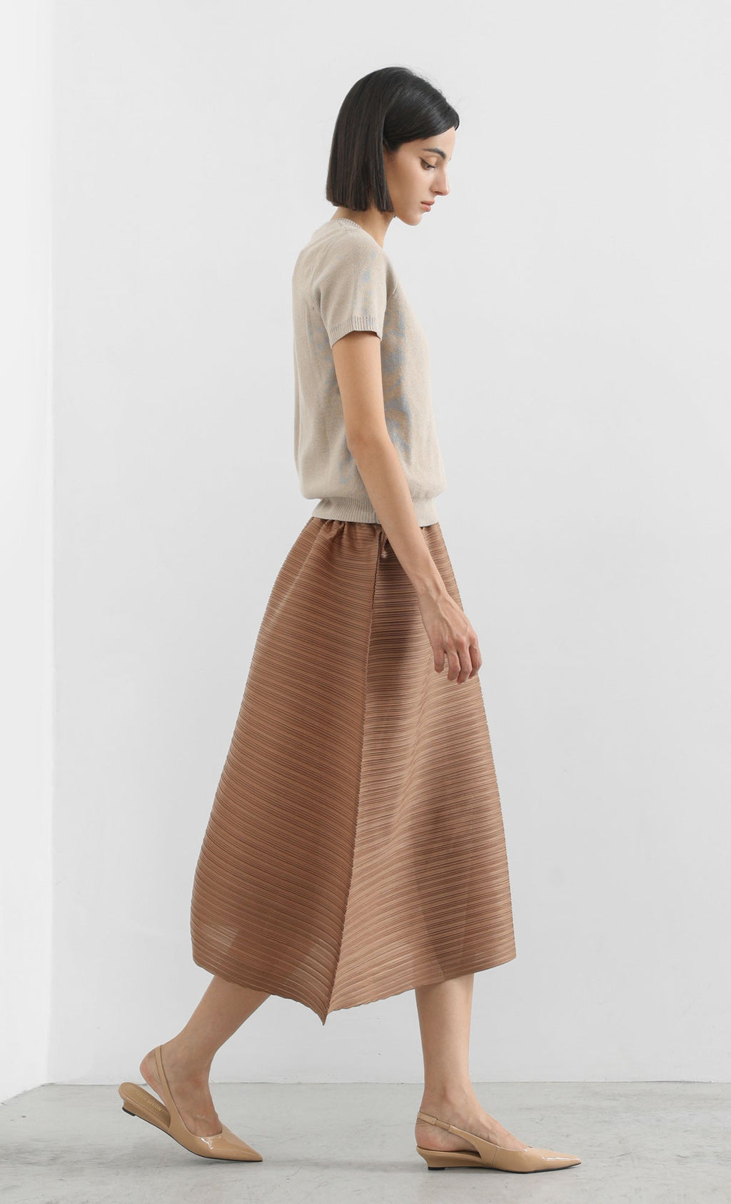 horiz pleated midi skirt_camel