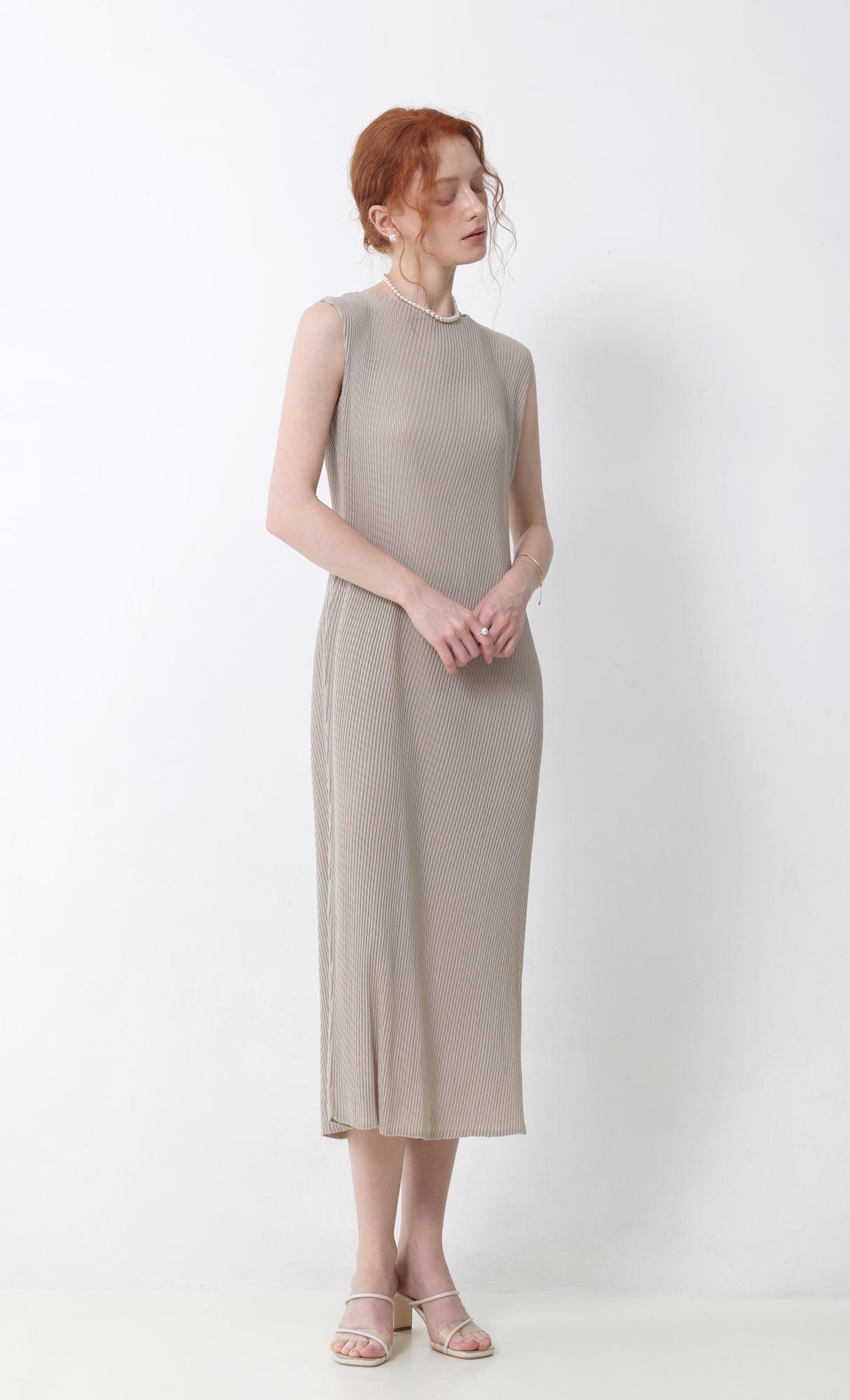 Ner sleeveless pleated dress_beige