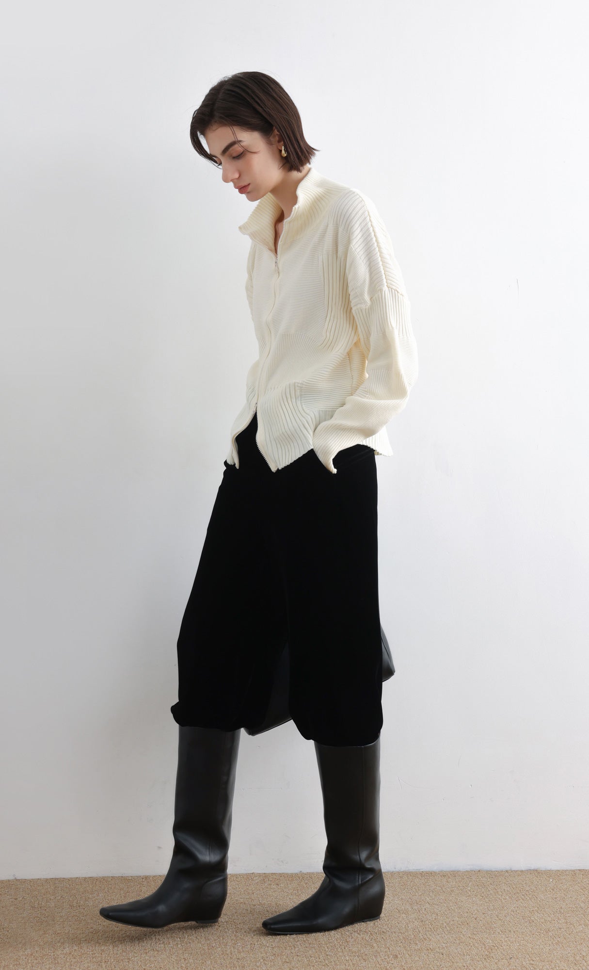 High Neck Knitted Pleated Zip-Up Cardigan_Ivory