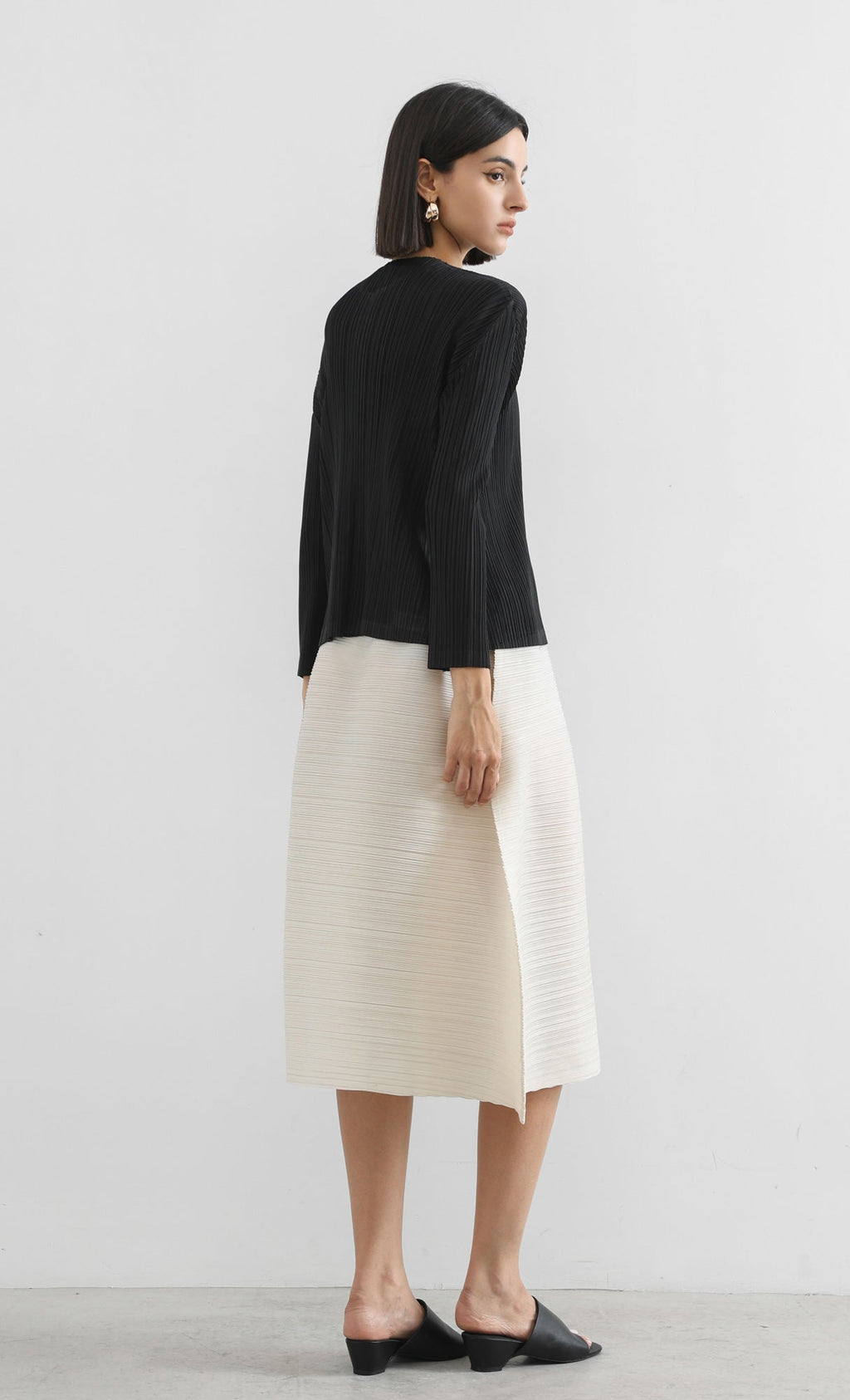 horiz pleated midi skirt_ivory