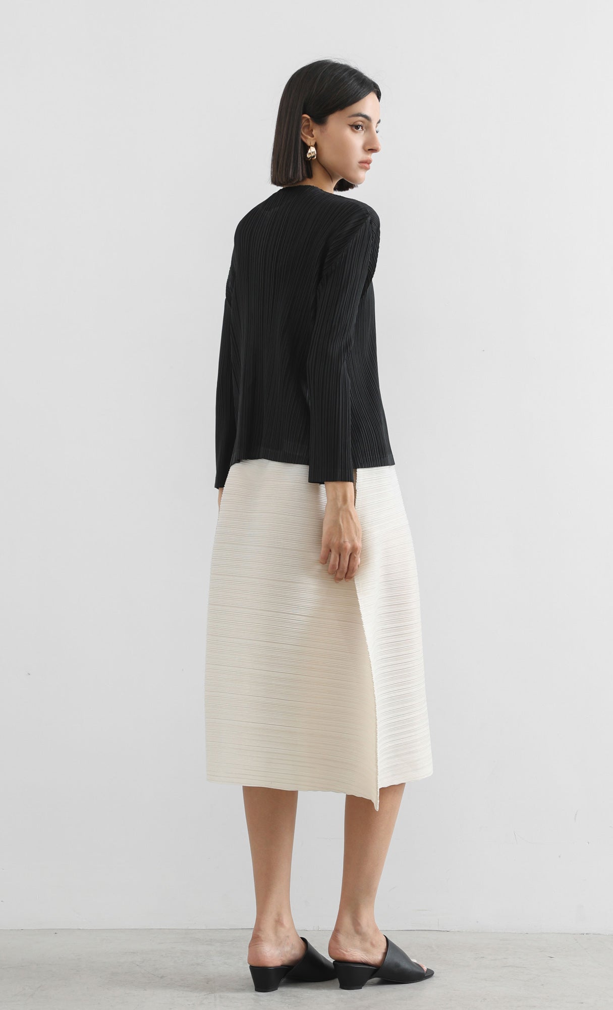horiz pleated midi skirt_ivory