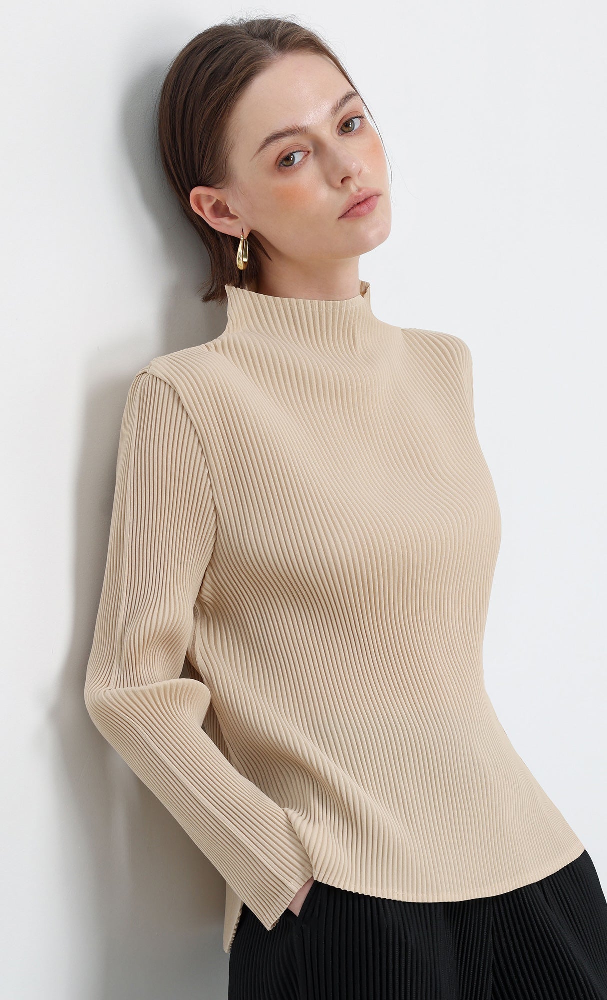 Essential Relaxed Pleated Half-Neck Top_Beige
