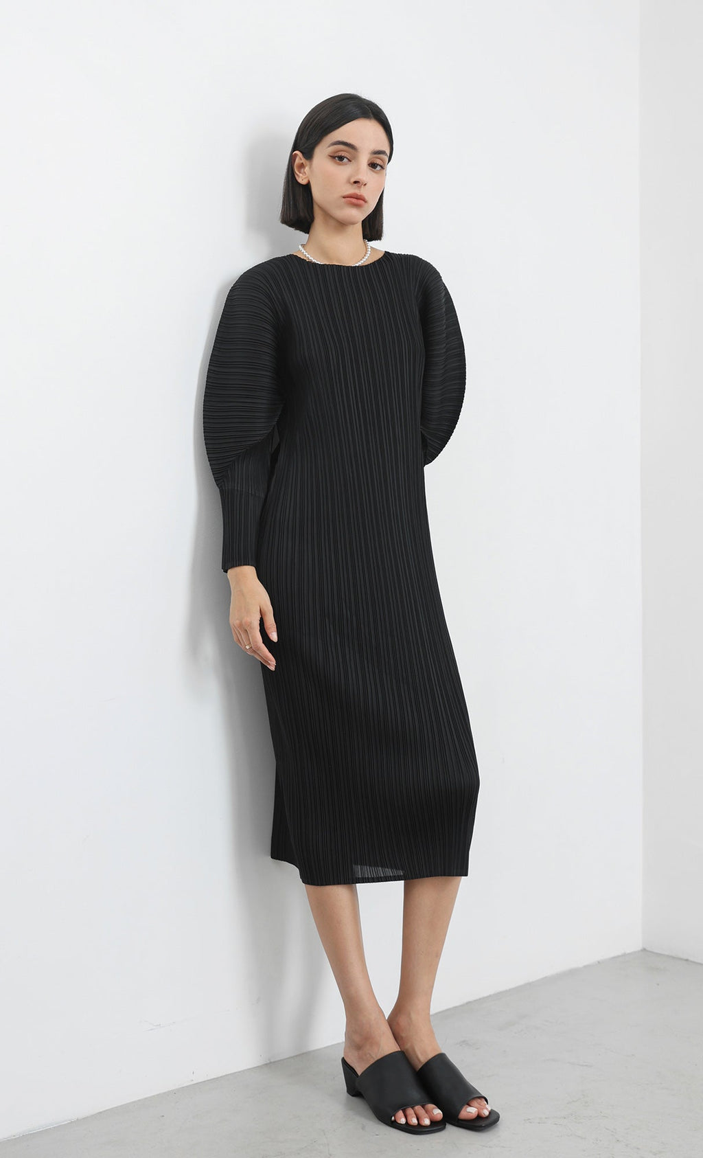 arc pleated dress_black